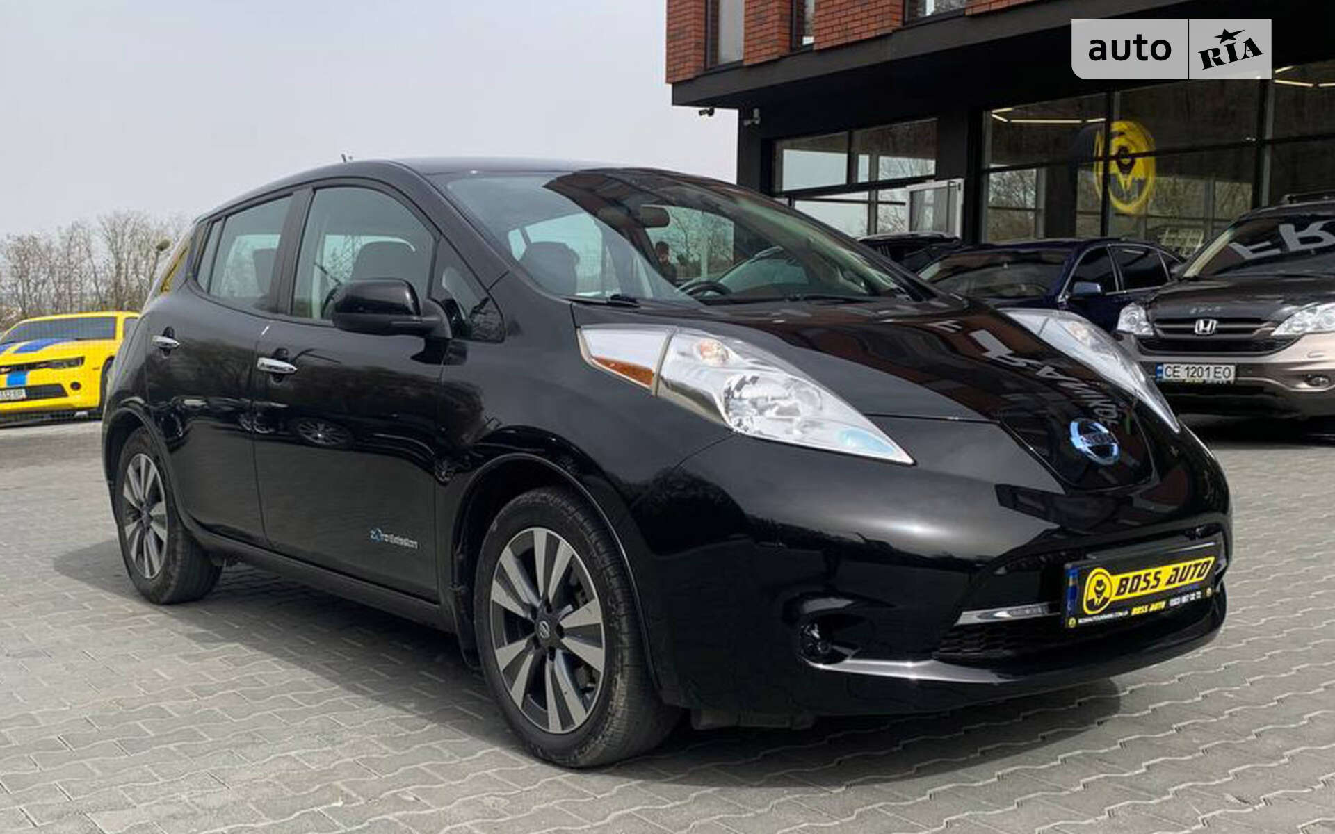 Головне фото звіту автомобіля NISSAN LEAF 2017