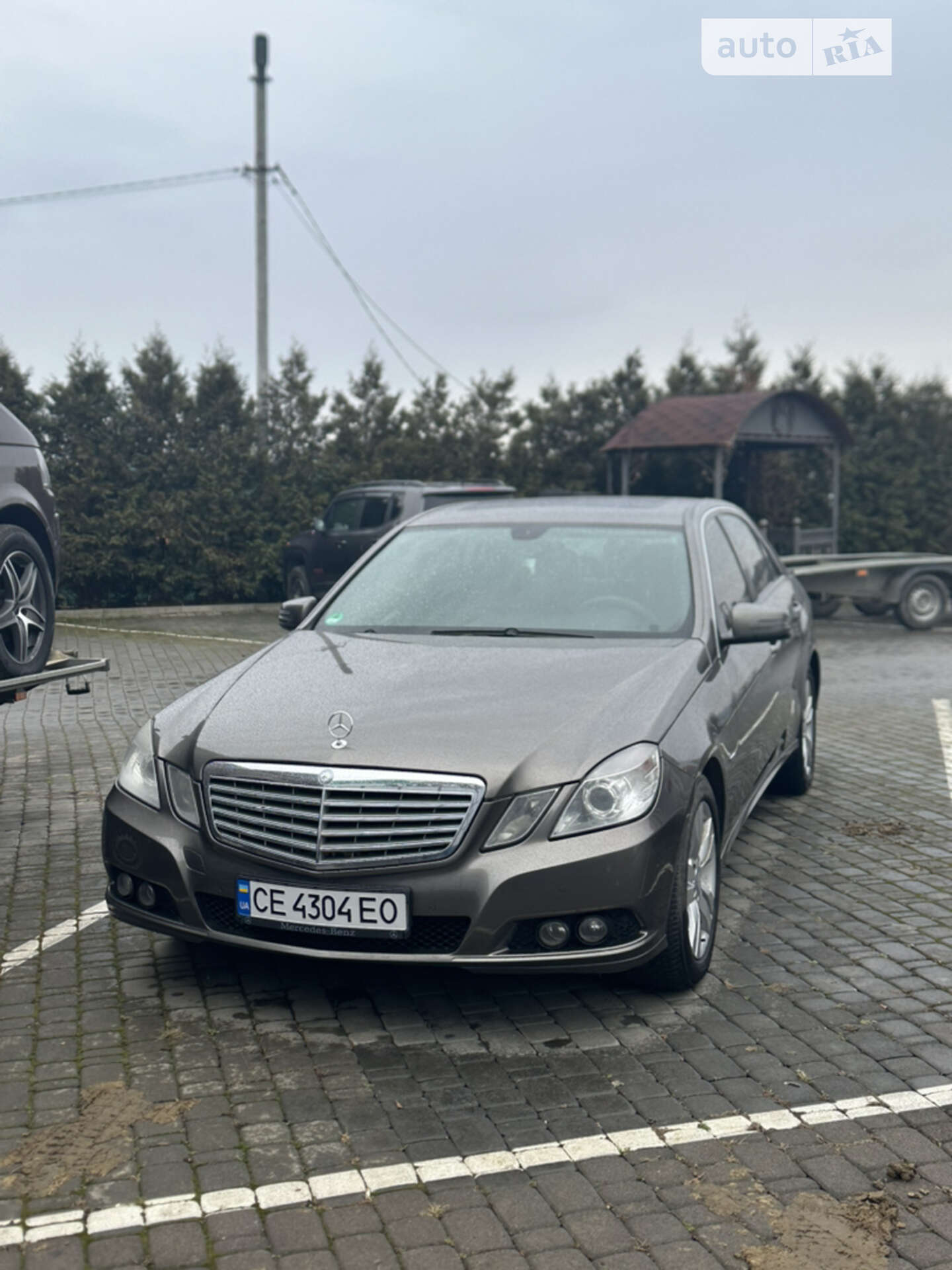 MERCEDES-BENZ E 200 2011