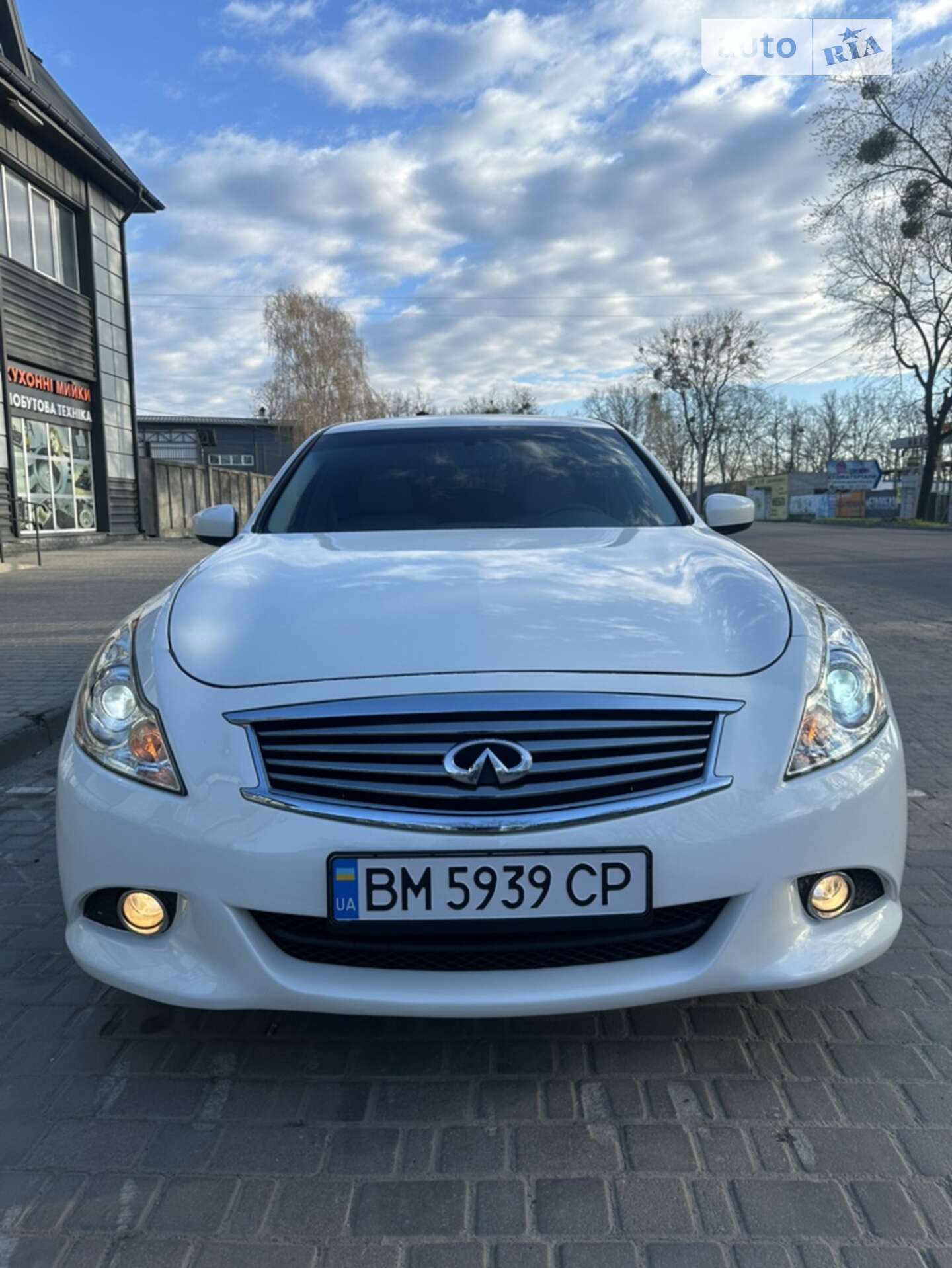 INFINITI G25 2012