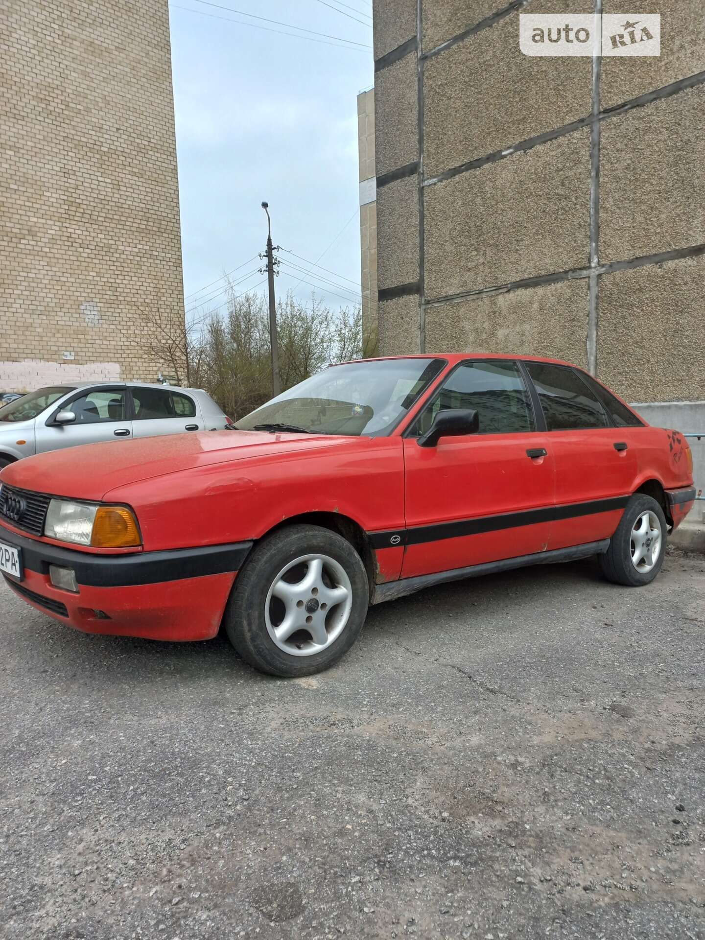 Головне фото звіту автомобіля AUDI 80 1991
