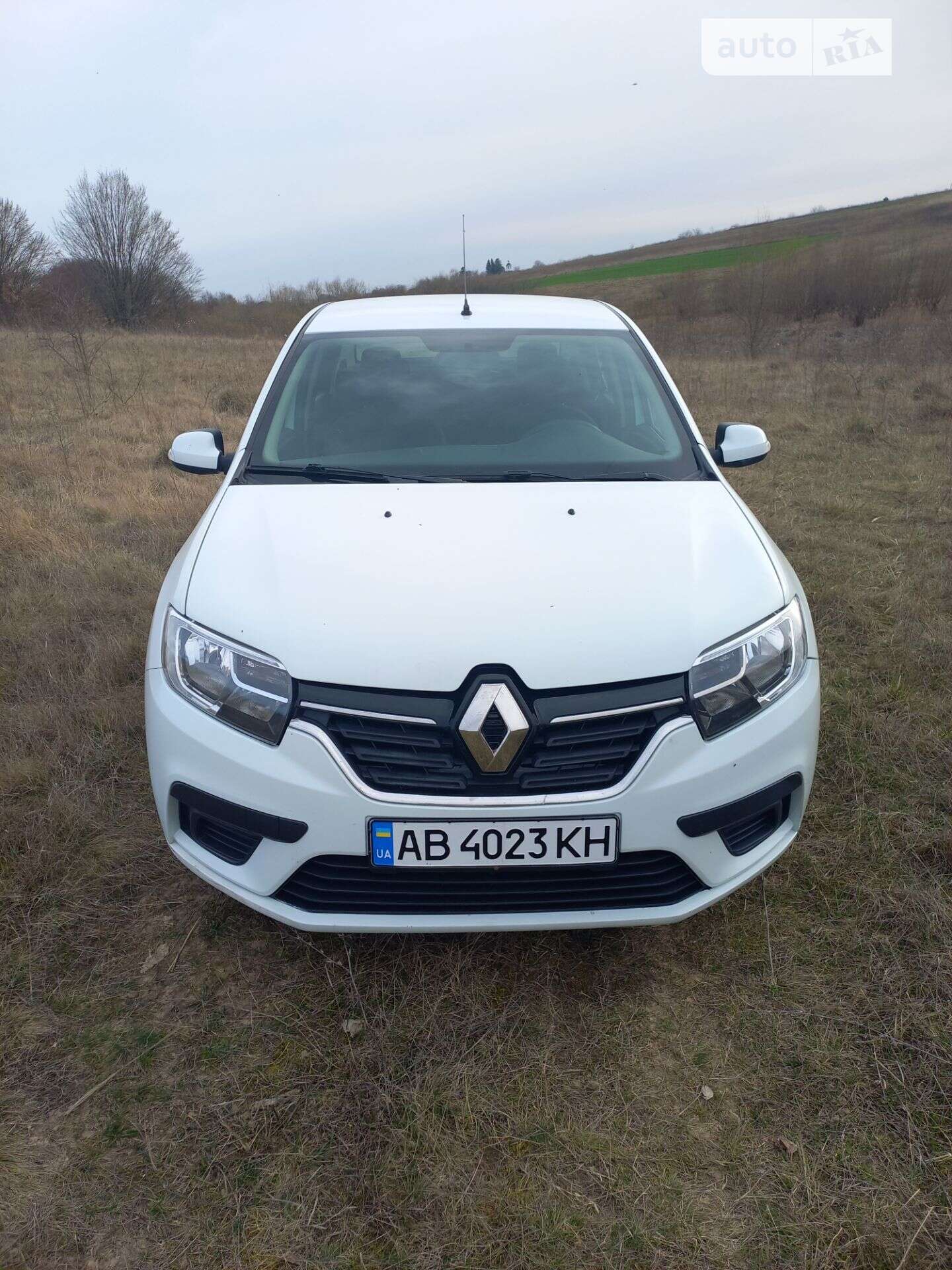 Головне фото звіту автомобіля RENAULT LOGAN 2019