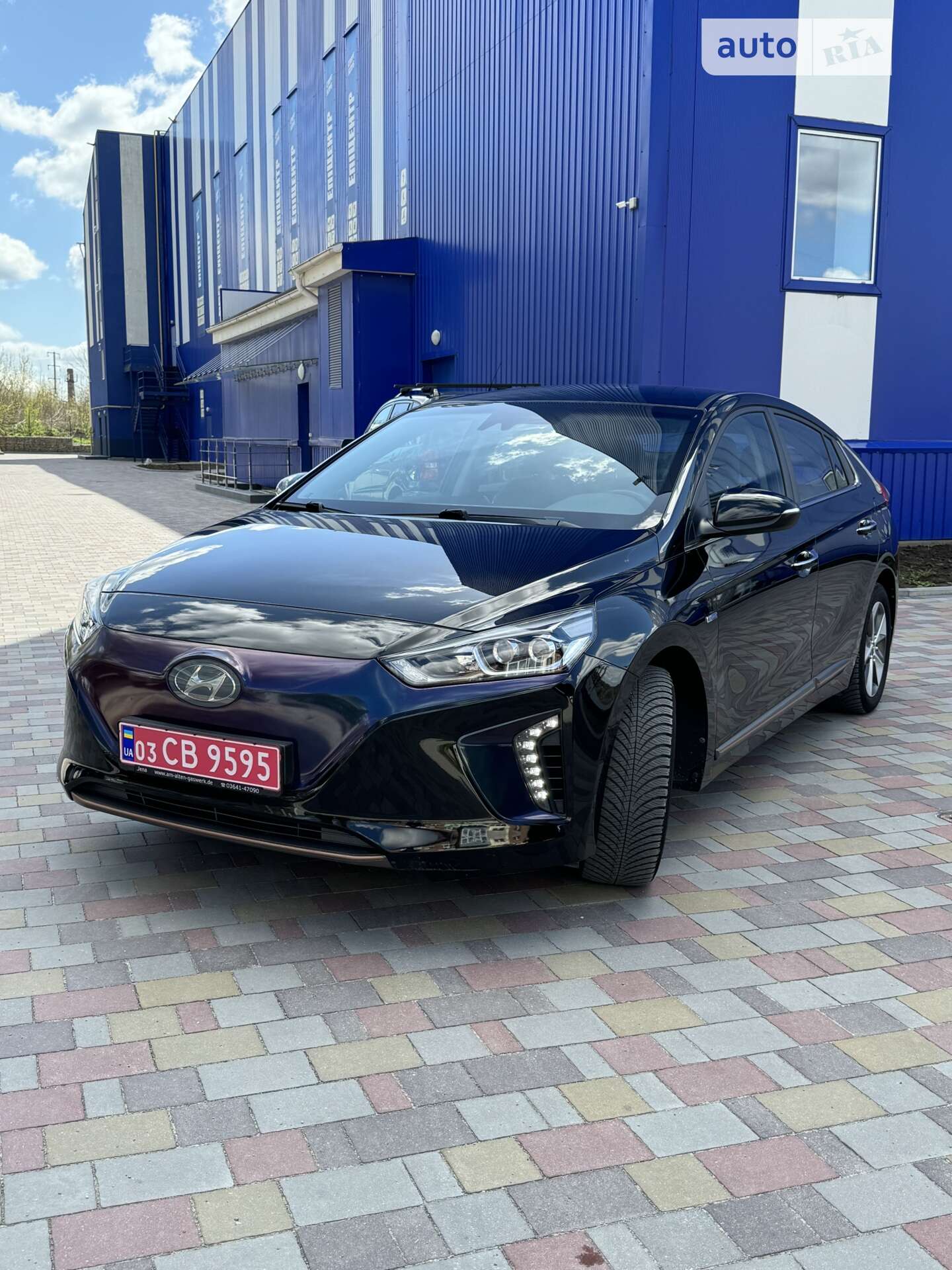 Головне фото звіту автомобіля HYUNDAI IONIQ 2017