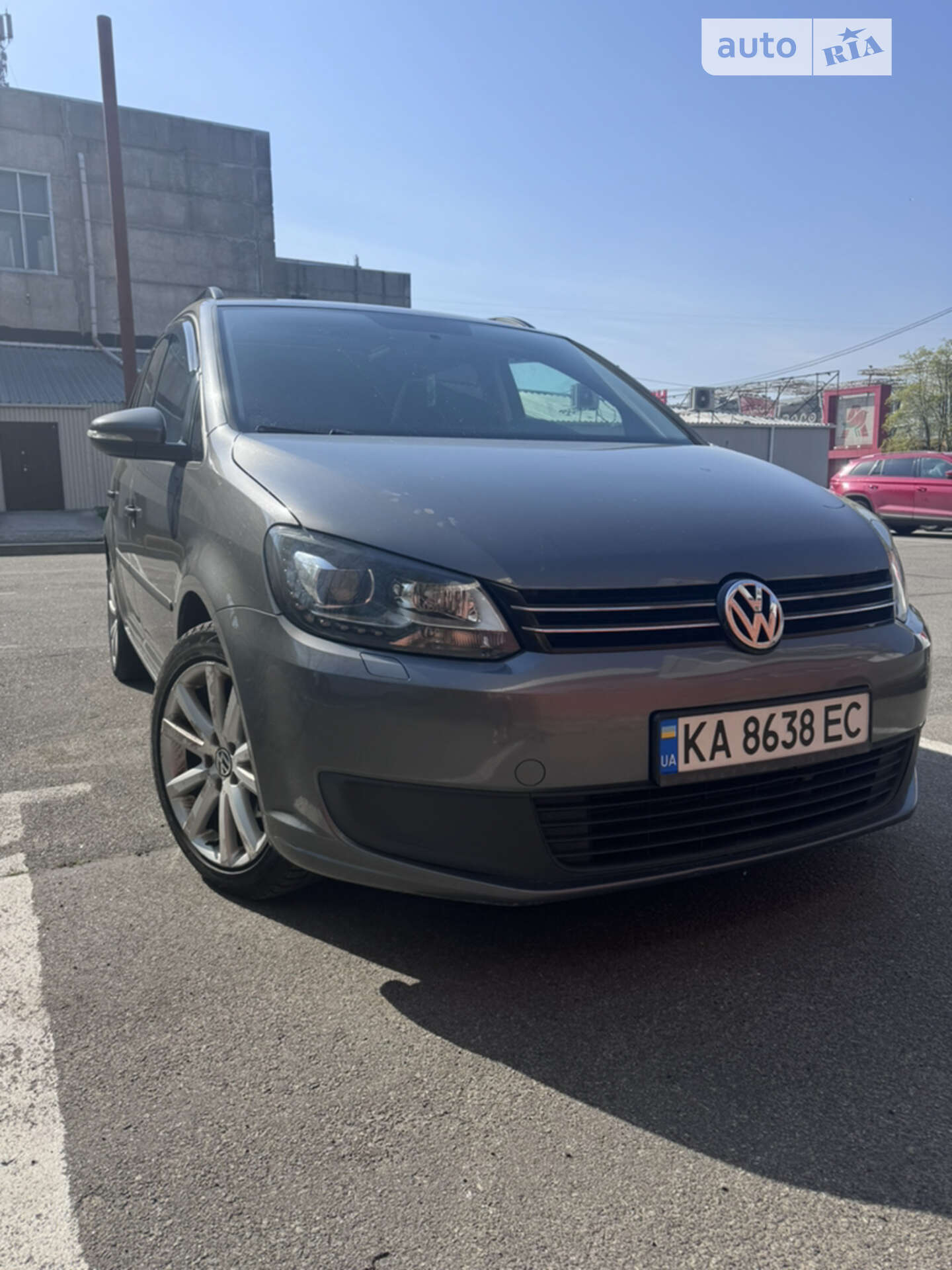 VOLKSWAGEN TOURAN 2015