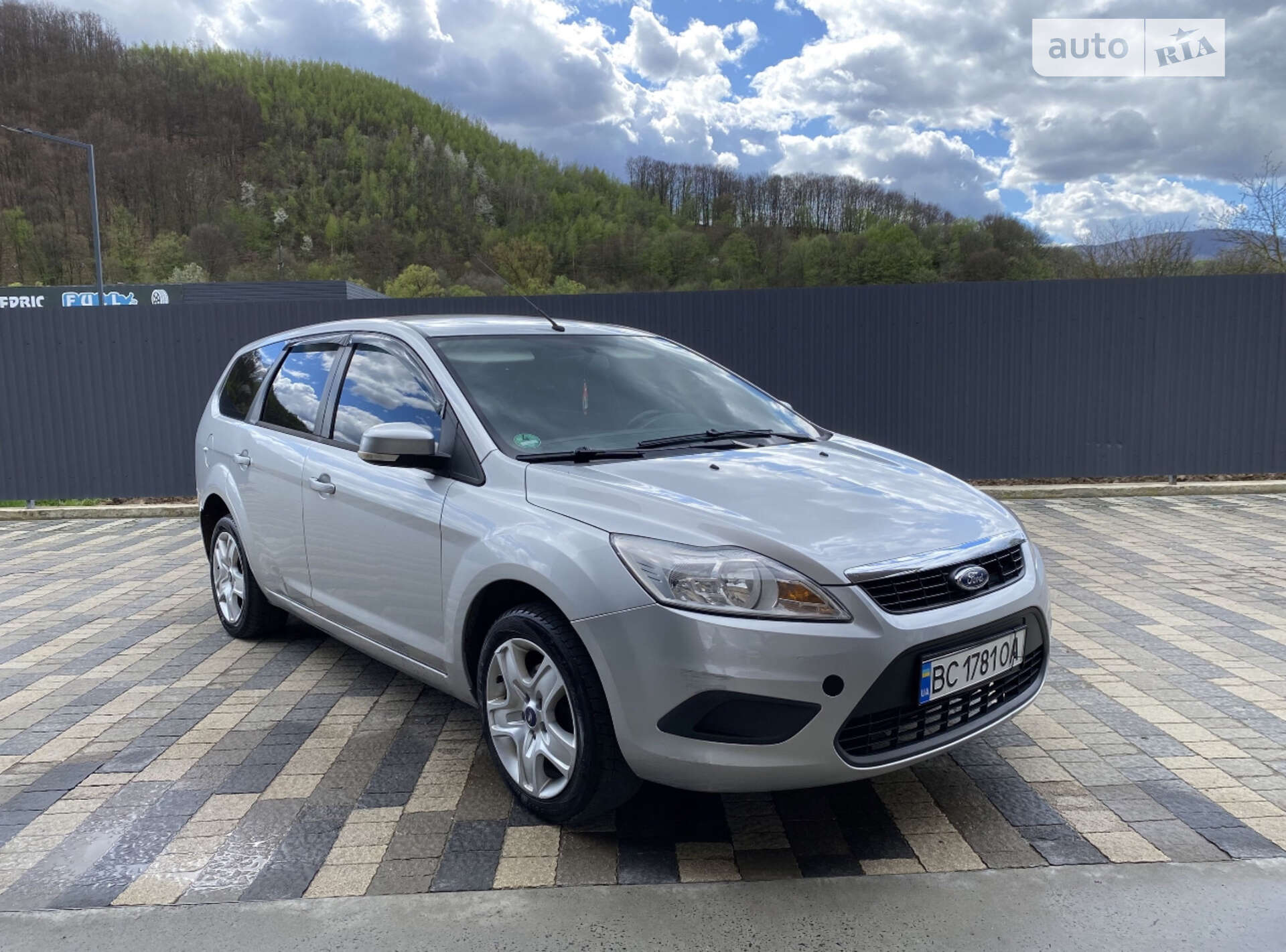 FORD FOCUS 2010