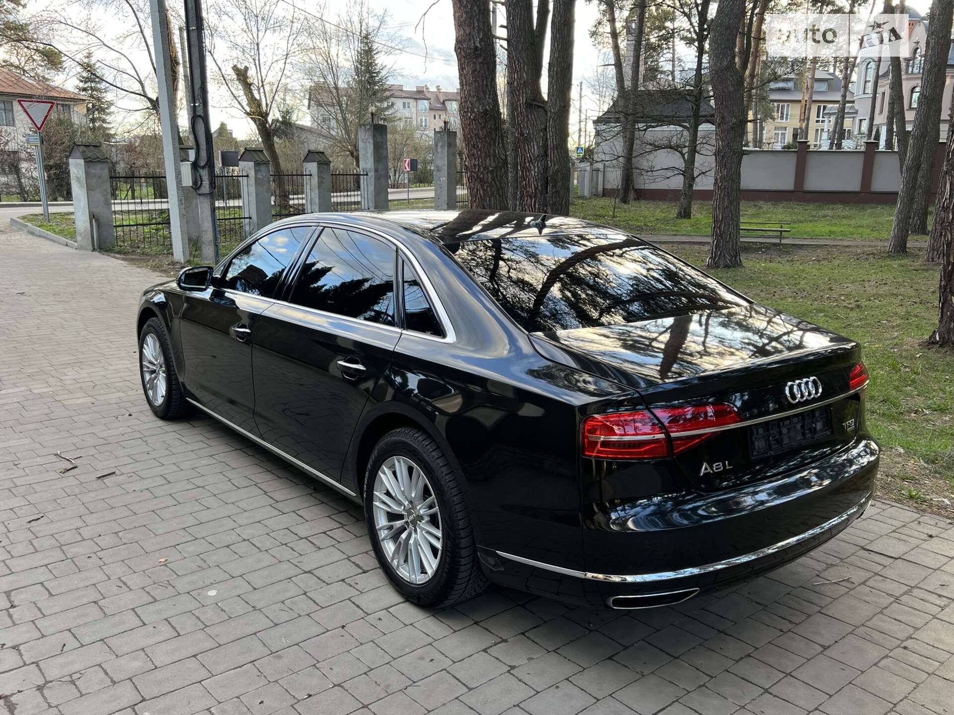 AUDI A8