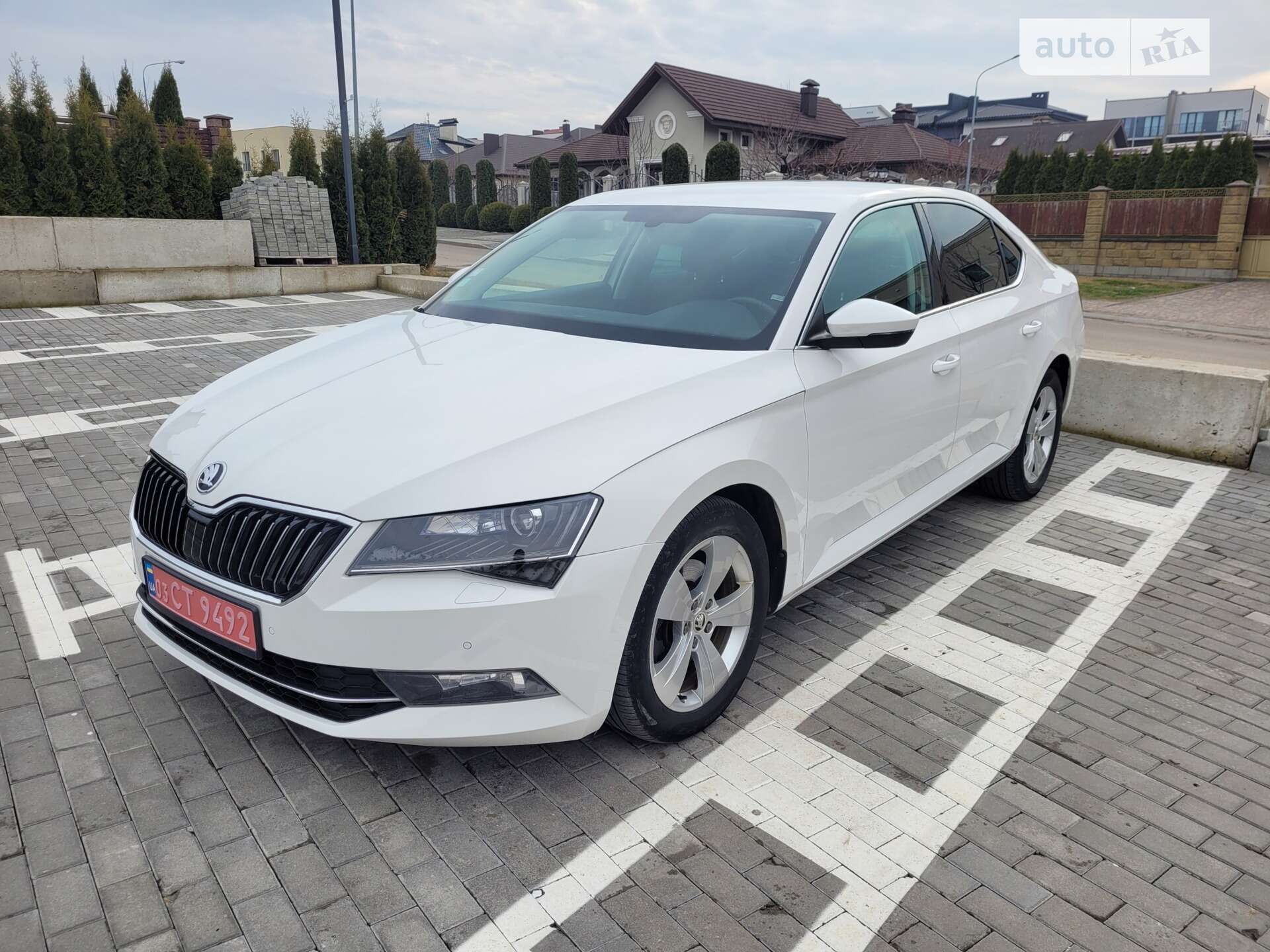 SKODA SUPERB 2019