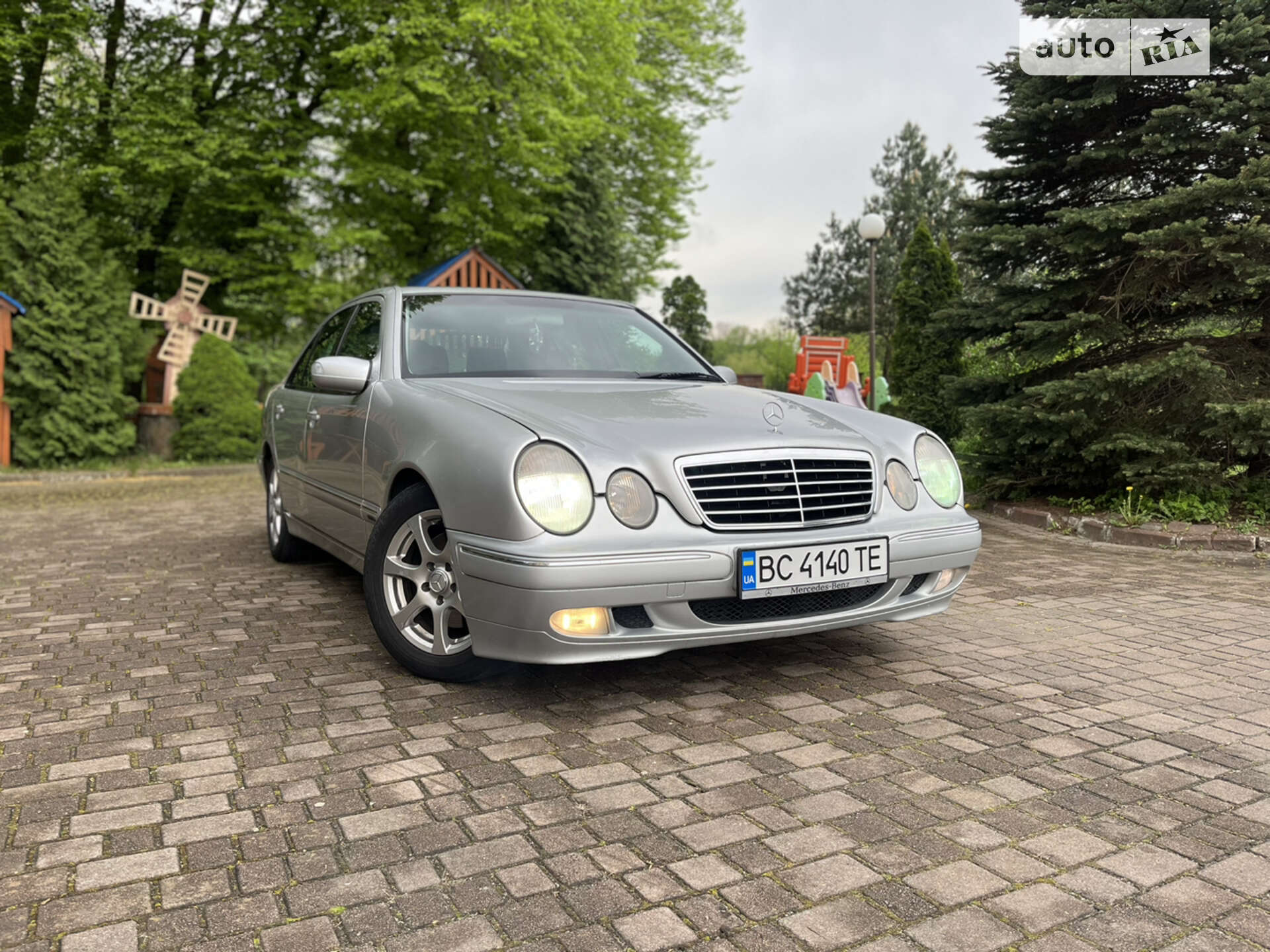 MERCEDES-BENZ E 270 CDI 2001