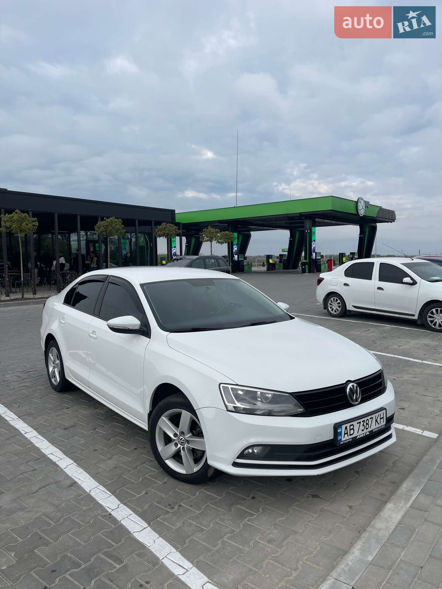 VOLKSWAGEN JETTA 2016
