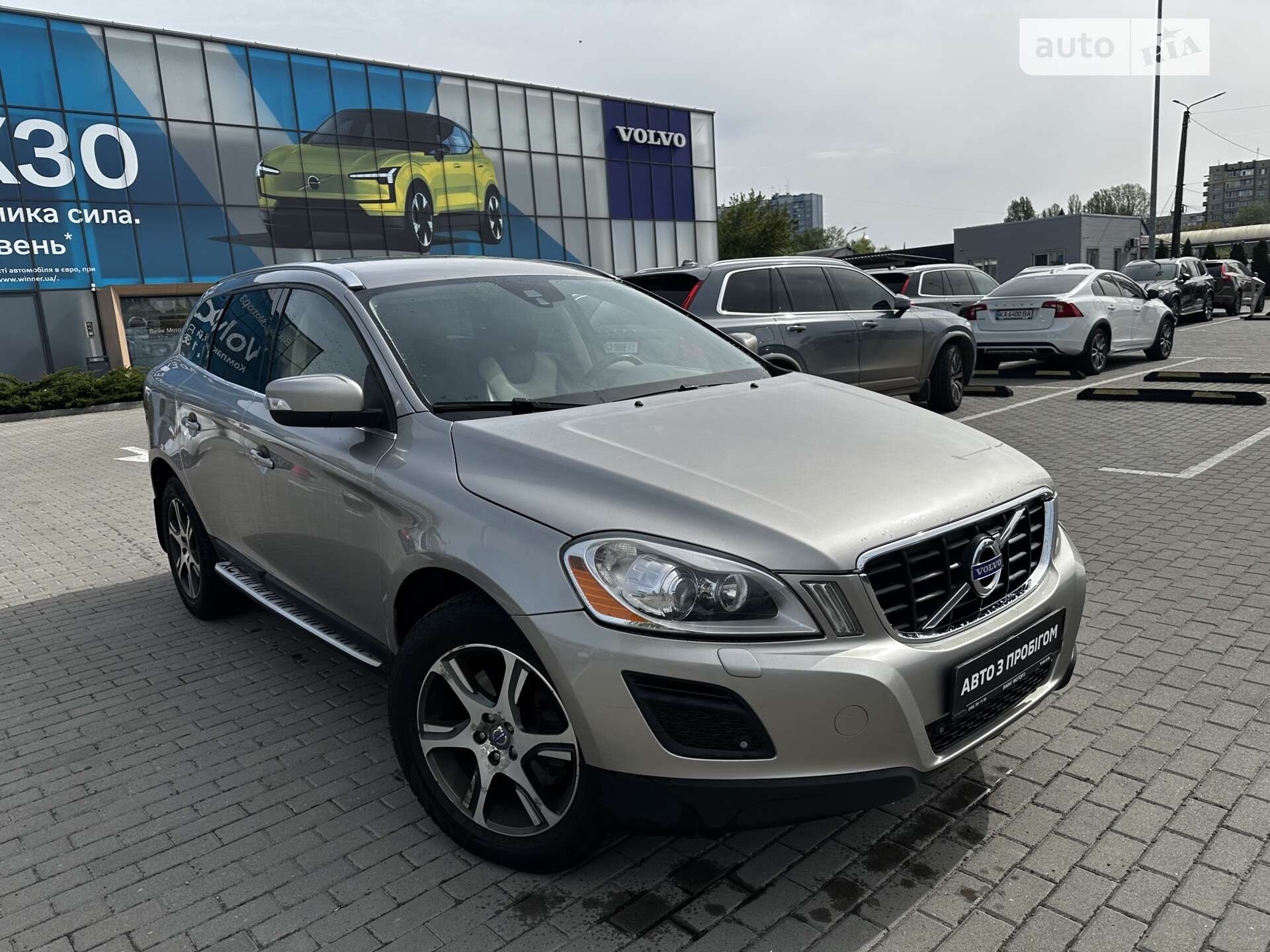 VOLVO XC60 2012