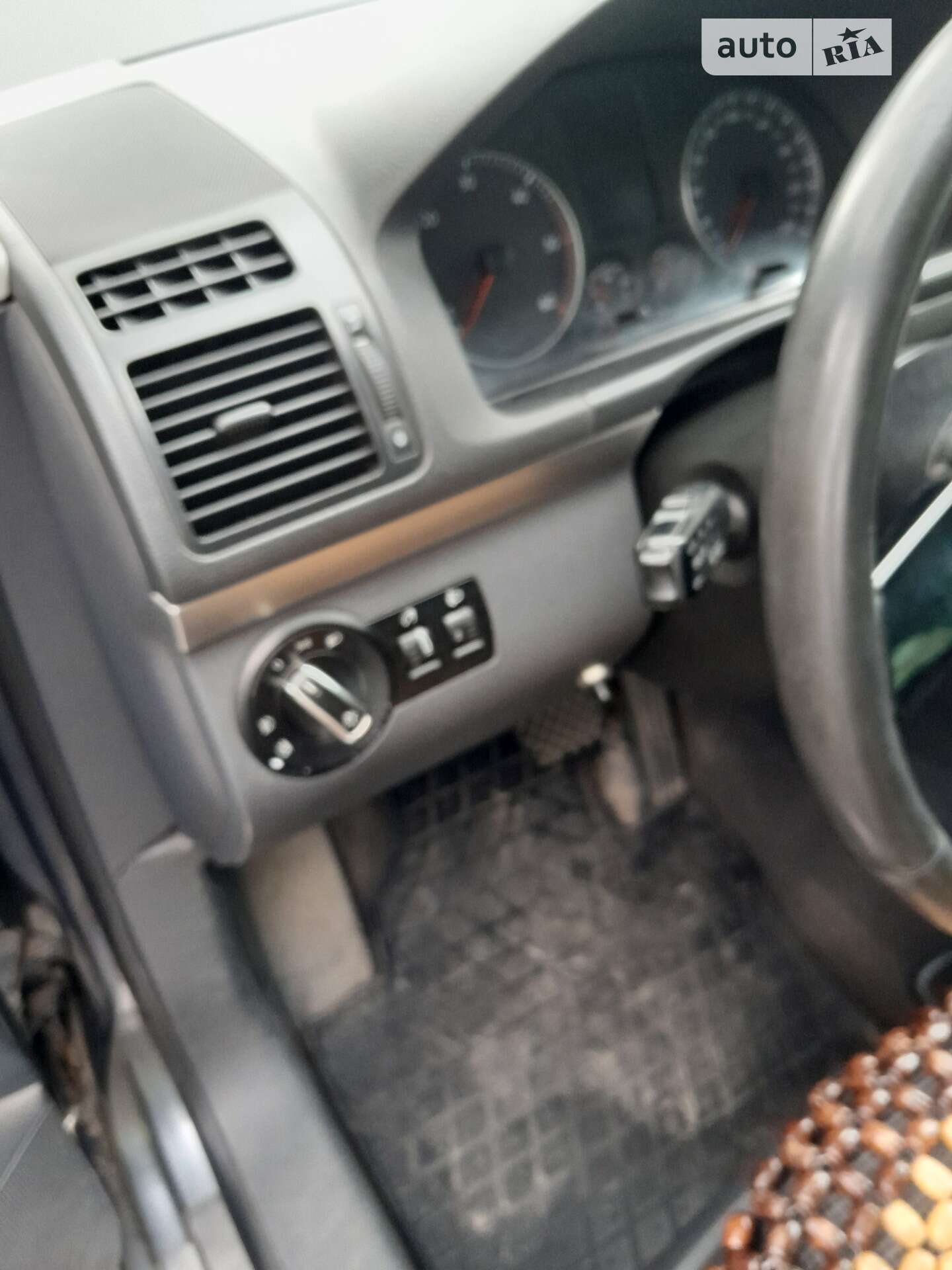 VOLKSWAGEN TOURAN 2005