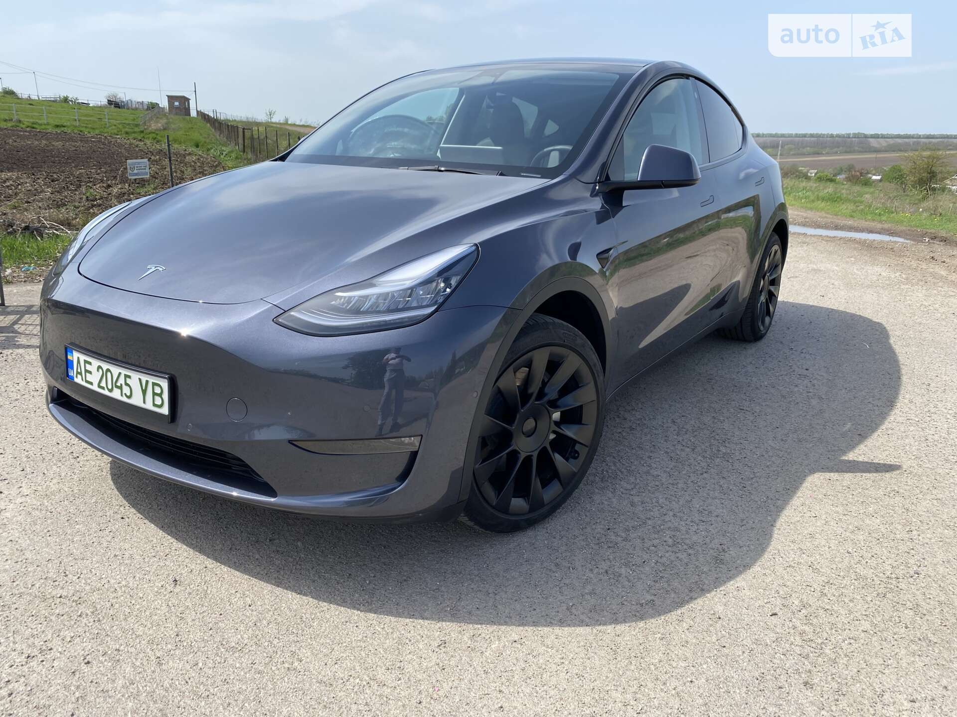 Головне фото звіту автомобіля TESLA MODEL Y 2022