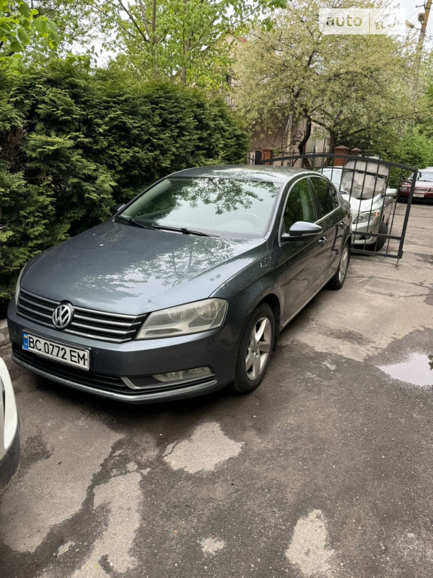 VOLKSWAGEN PASSAT 2012