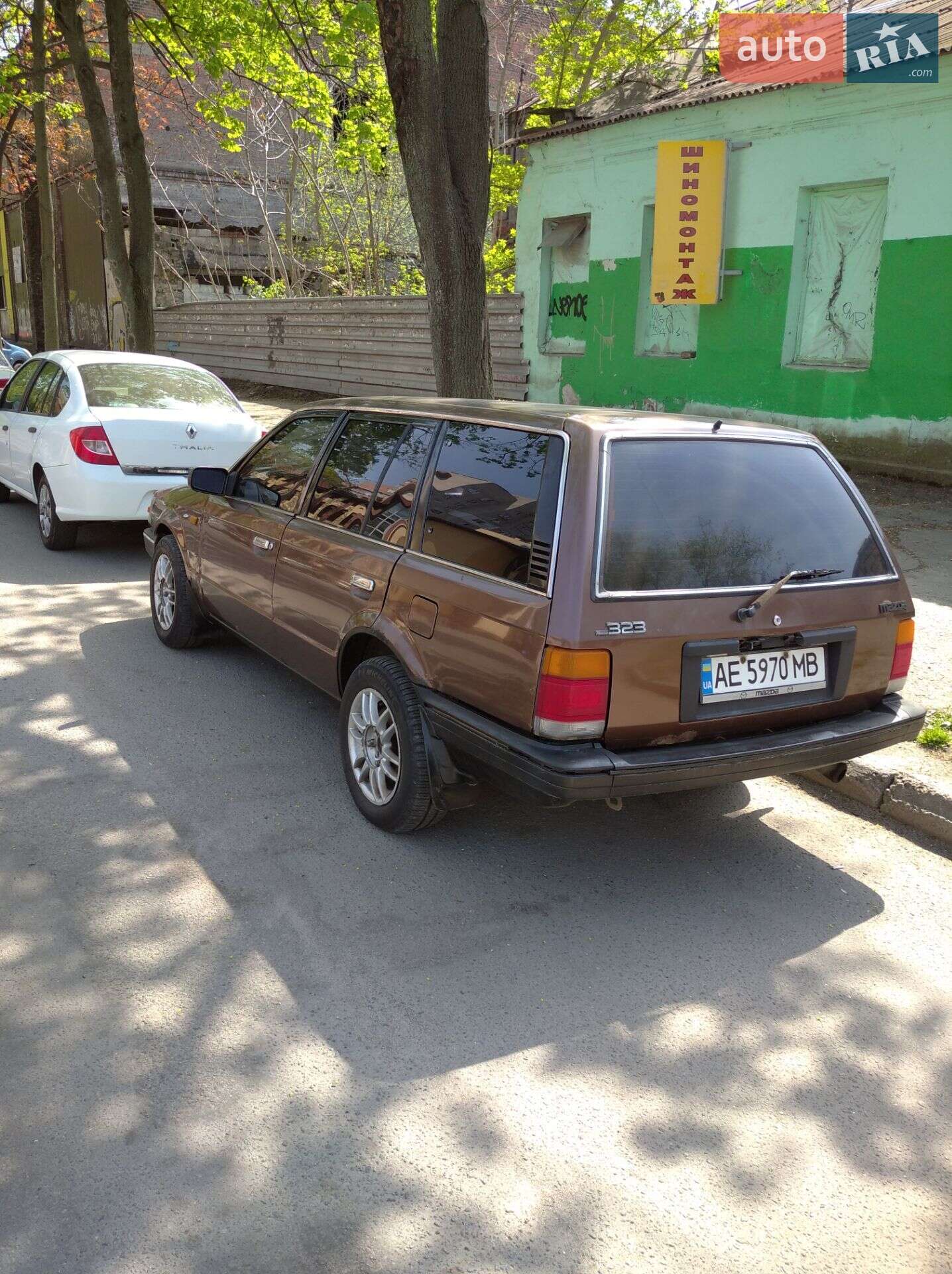 MAZDA 323 1987