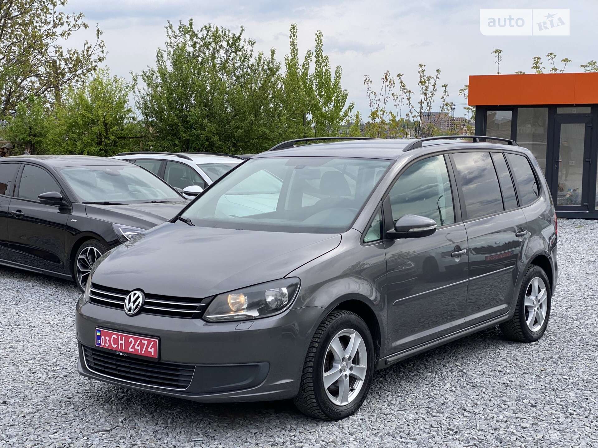 VOLKSWAGEN TOURAN 2011