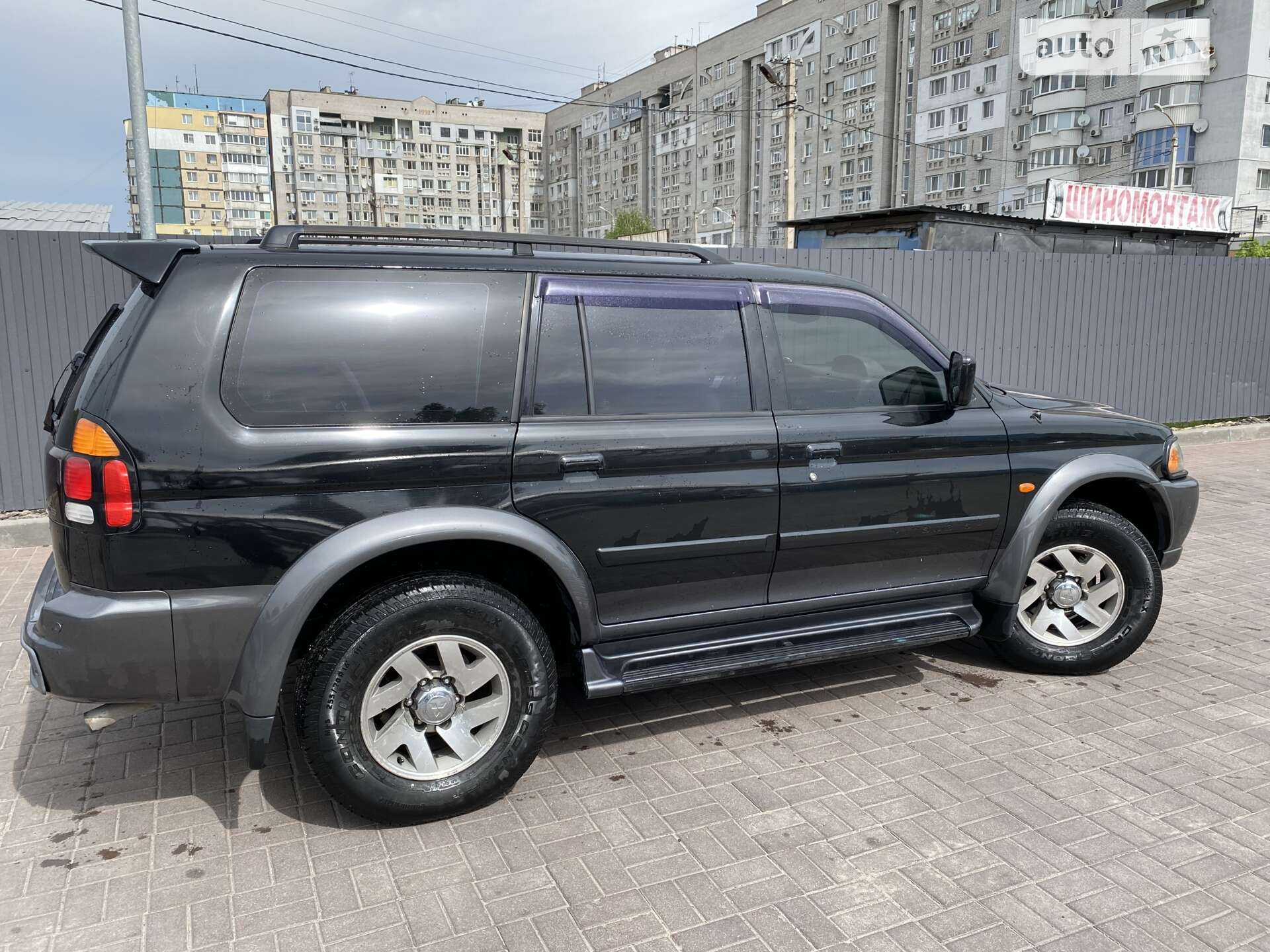 MITSUBISHI PAJERO 2004