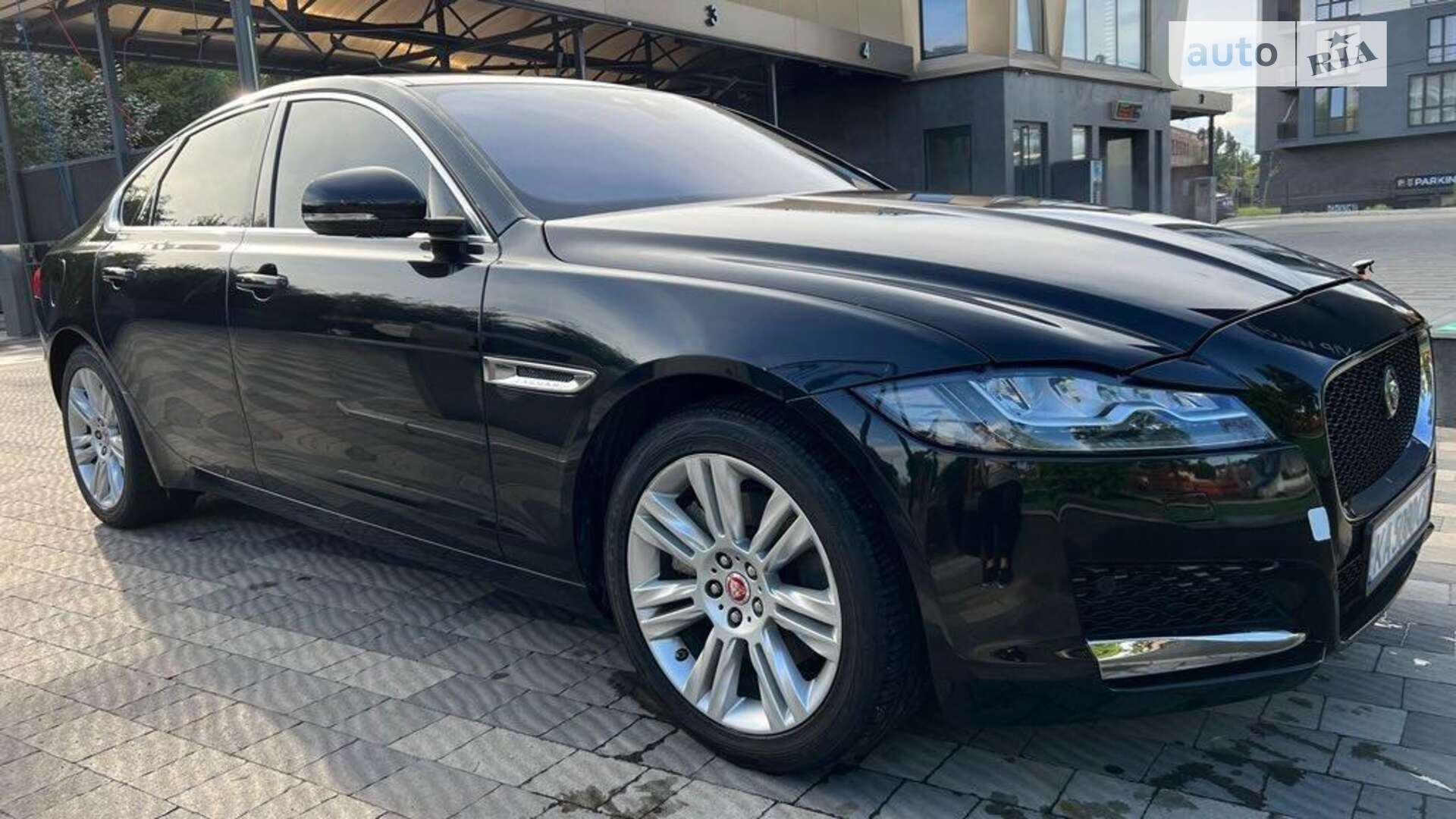 Головне фото звіту автомобіля JAGUAR XF 2016