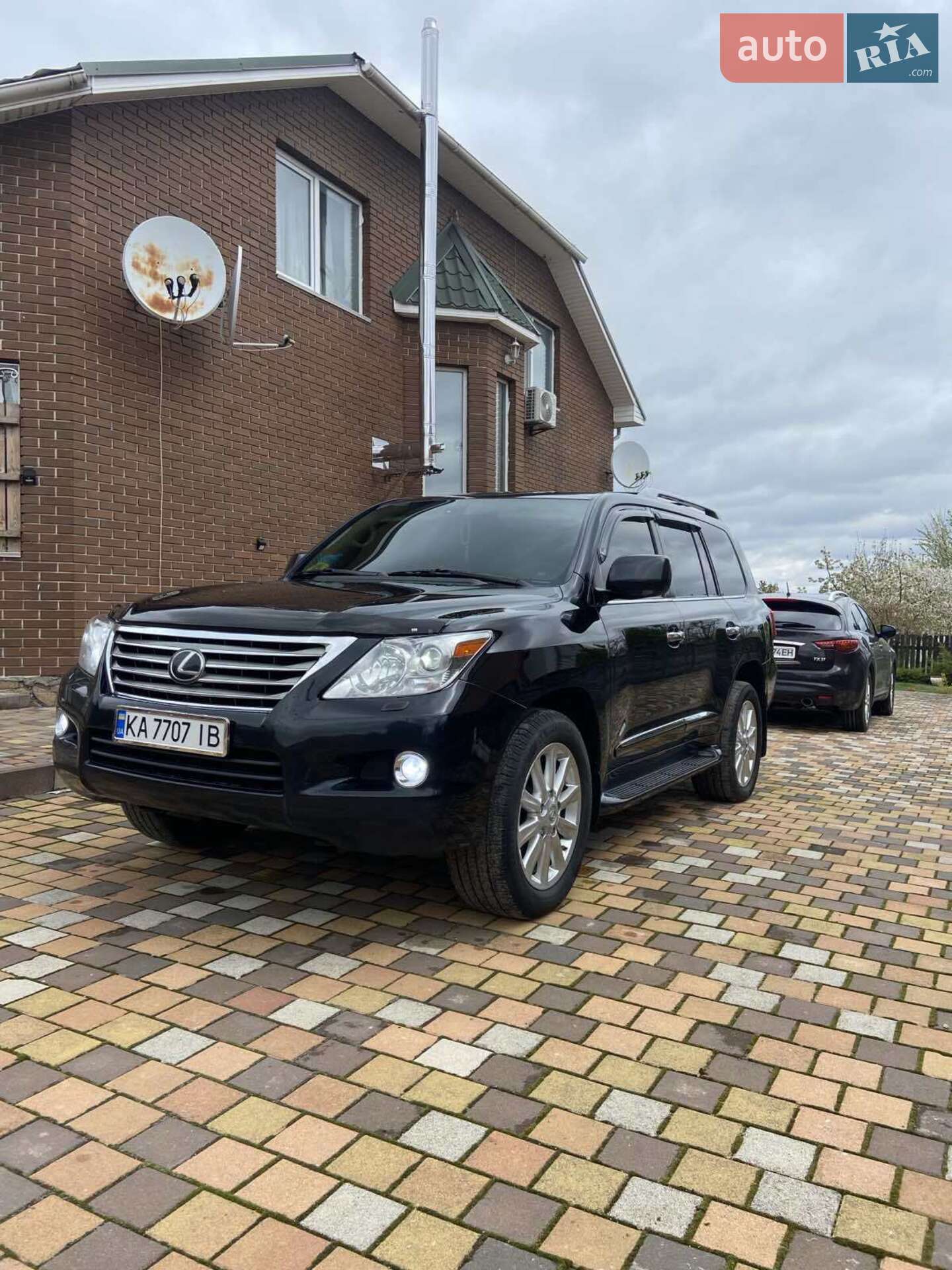 Lexus LX 2010