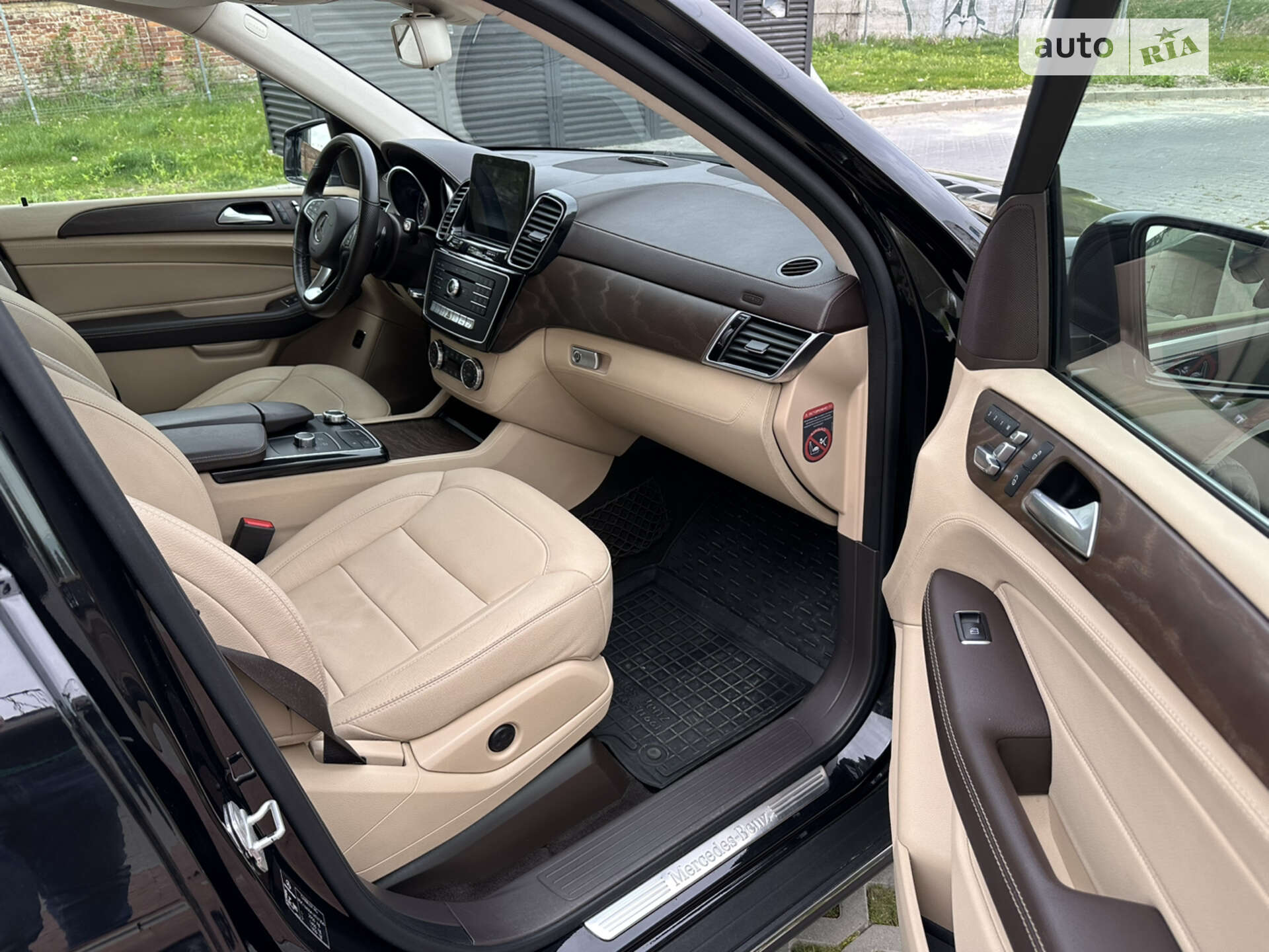 Головне фото звіту автомобіля MERCEDES-BENZ GLE 250 2016