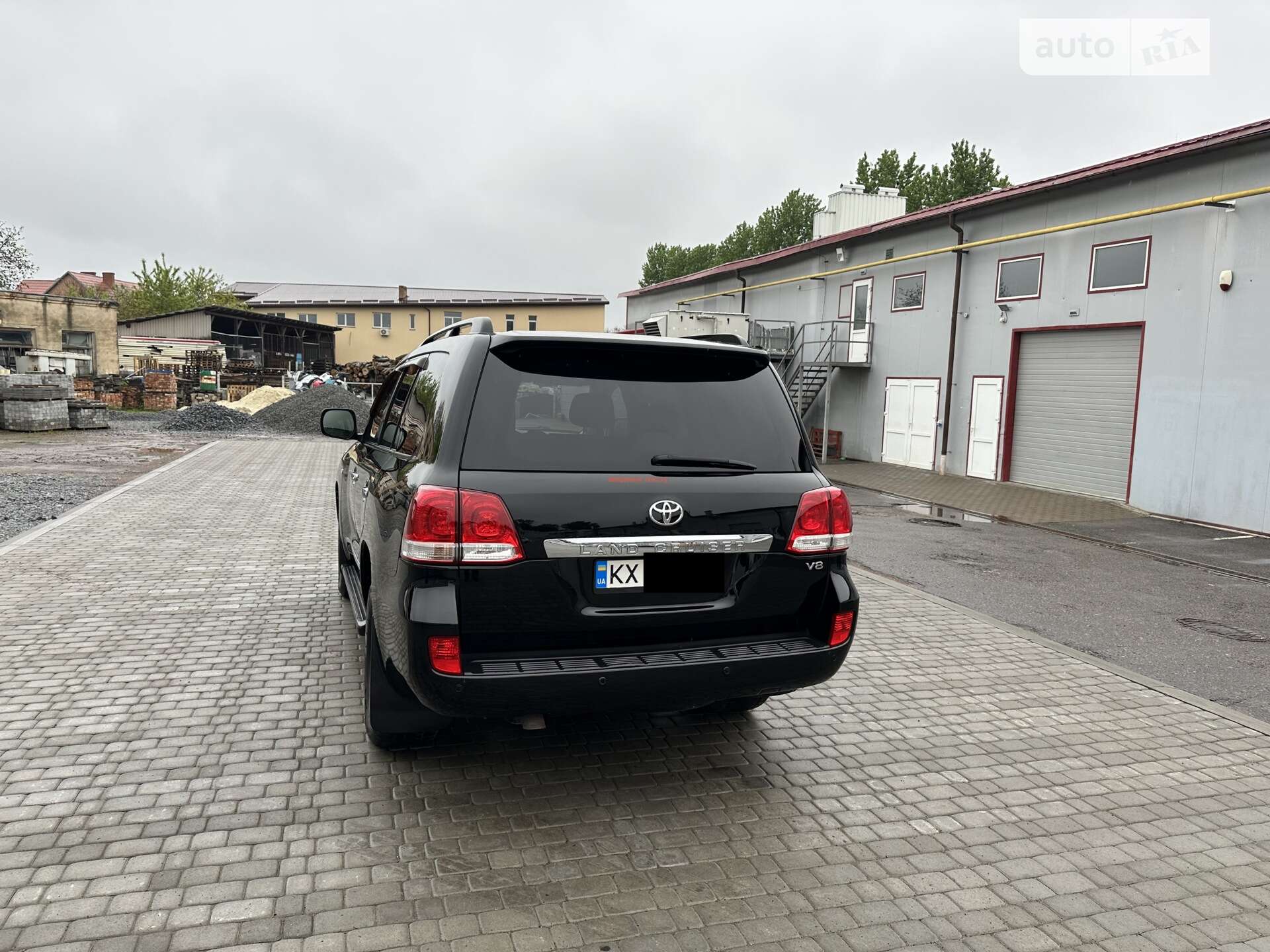 TOYOTA LAND CRUISER 200 2011
