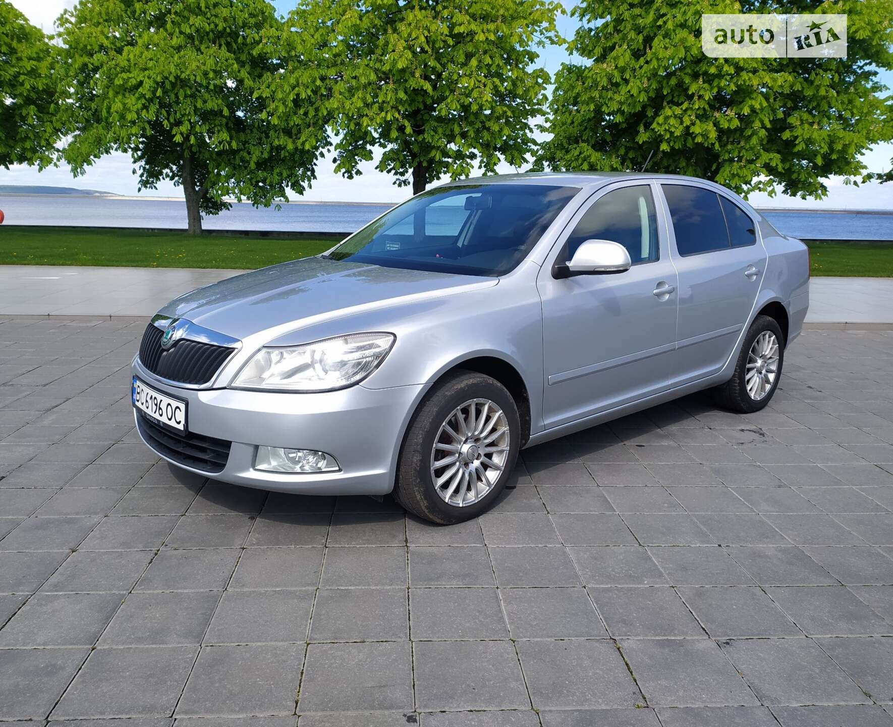 Головне фото звіту автомобіля SKODA OCTAVIA 2012