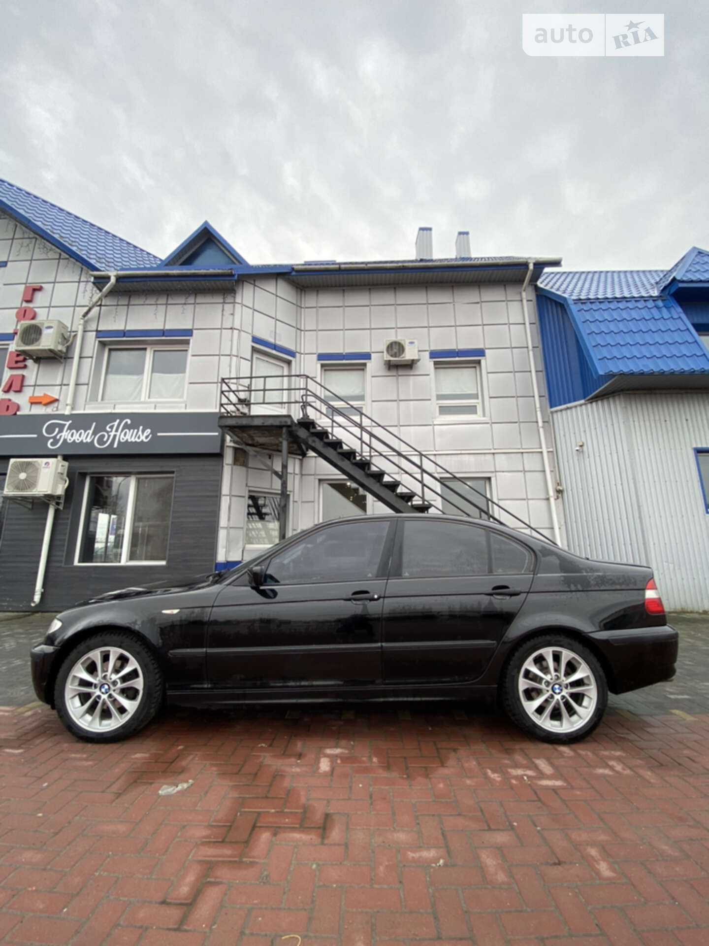 Головне фото звіту автомобіля BMW 318 2003