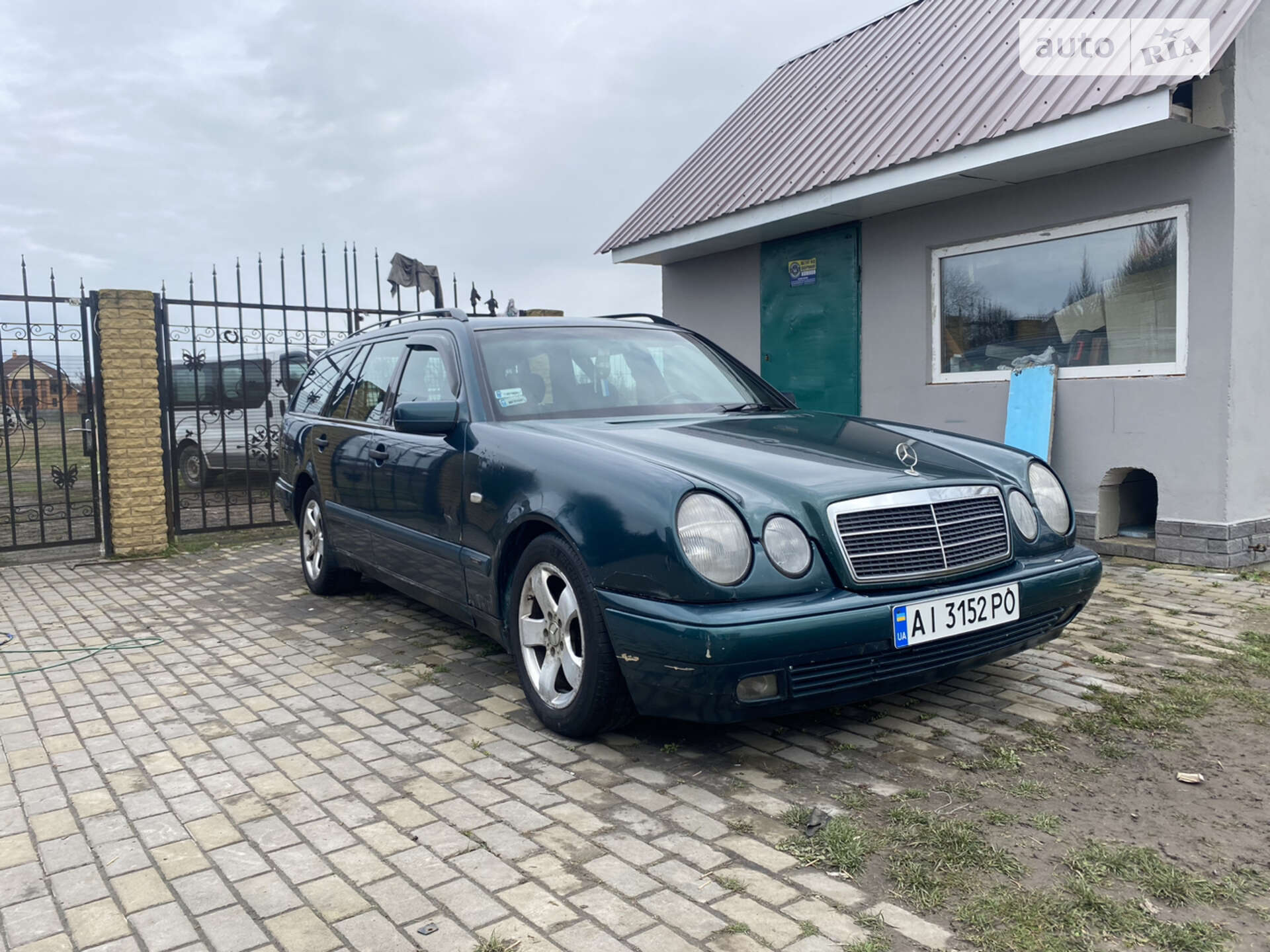 MERCEDES-BENZ E 200 1997