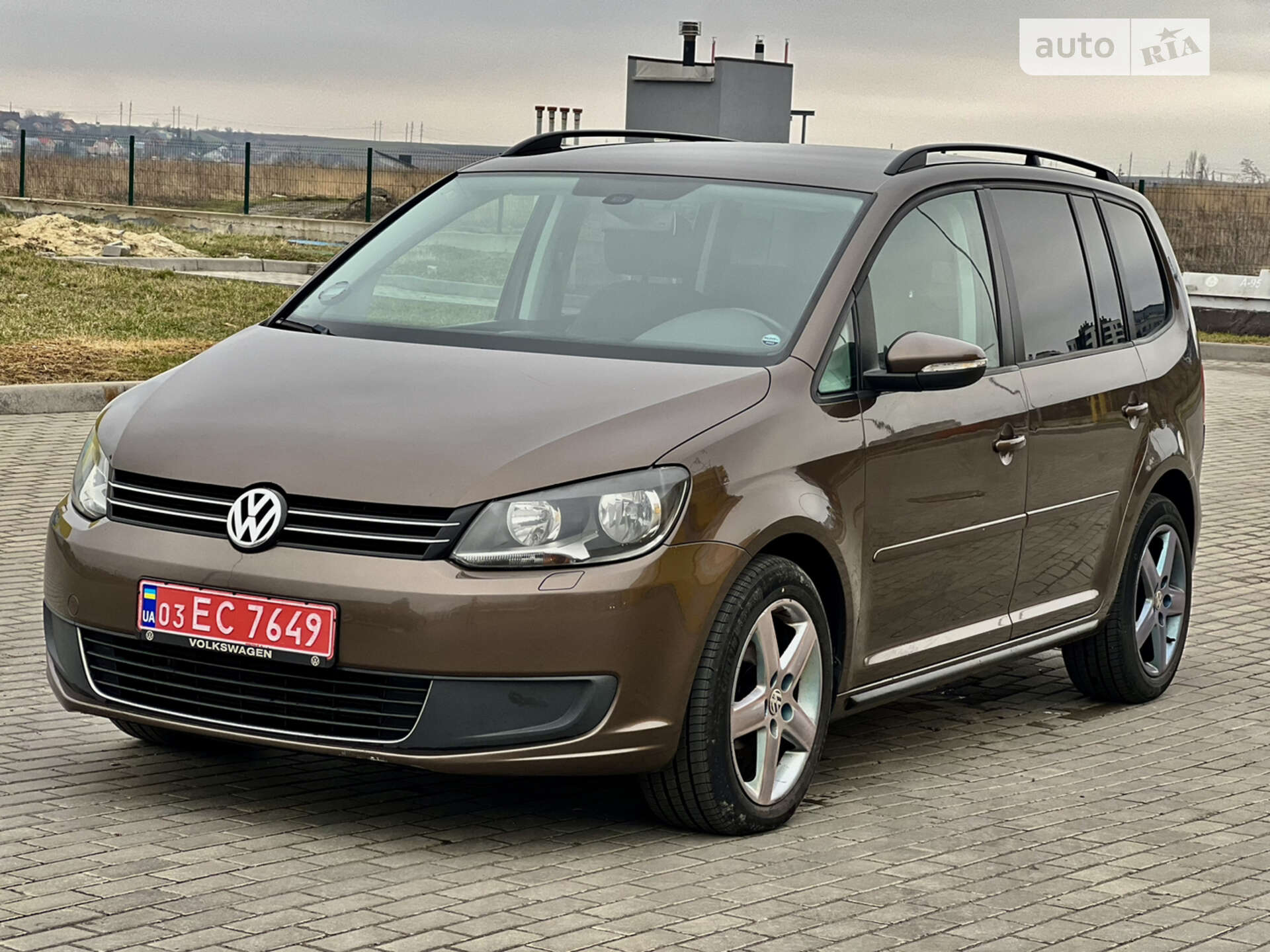 VOLKSWAGEN TOURAN 2013