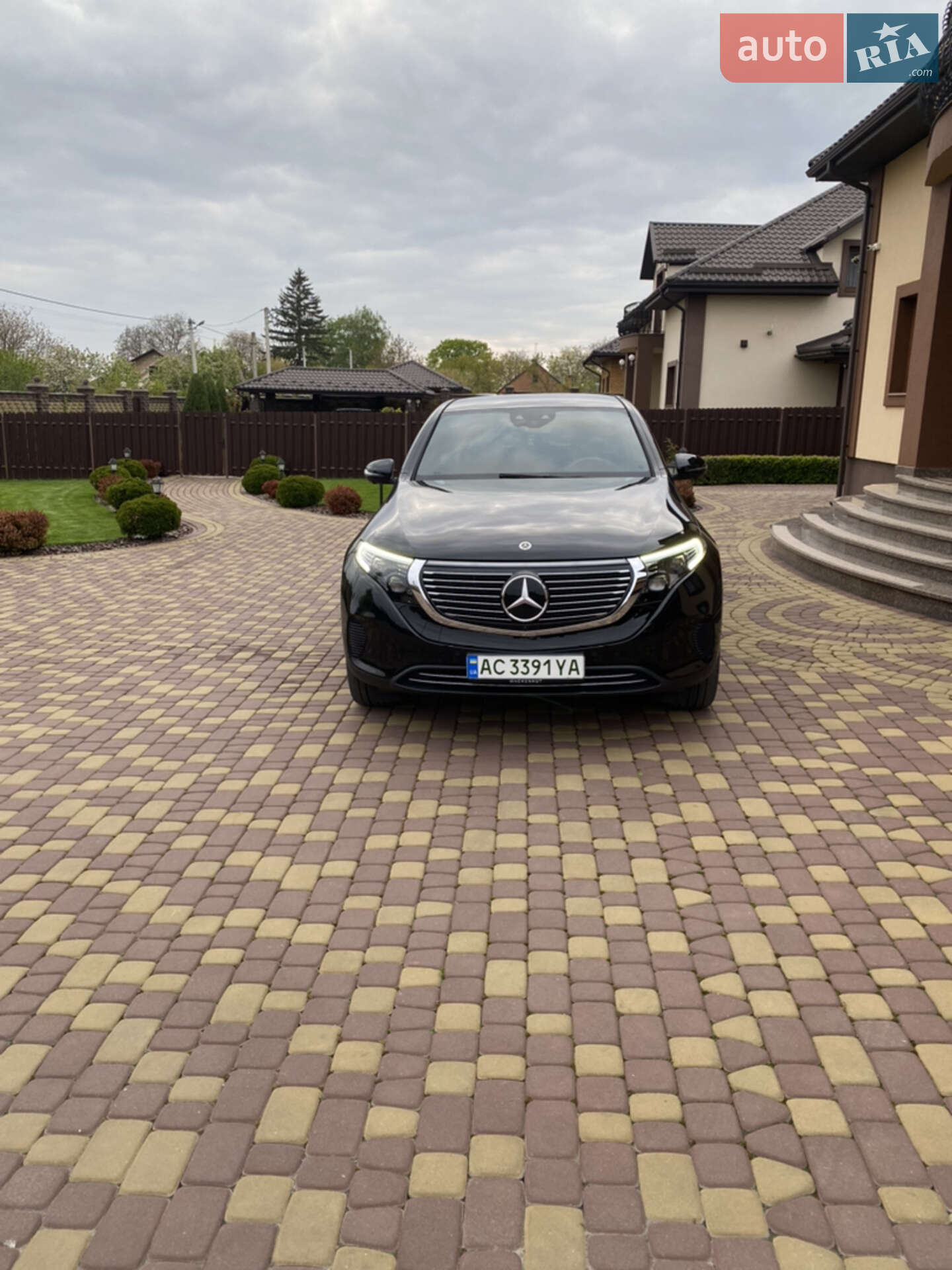 MERCEDES-BENZ EQC 400 2021
