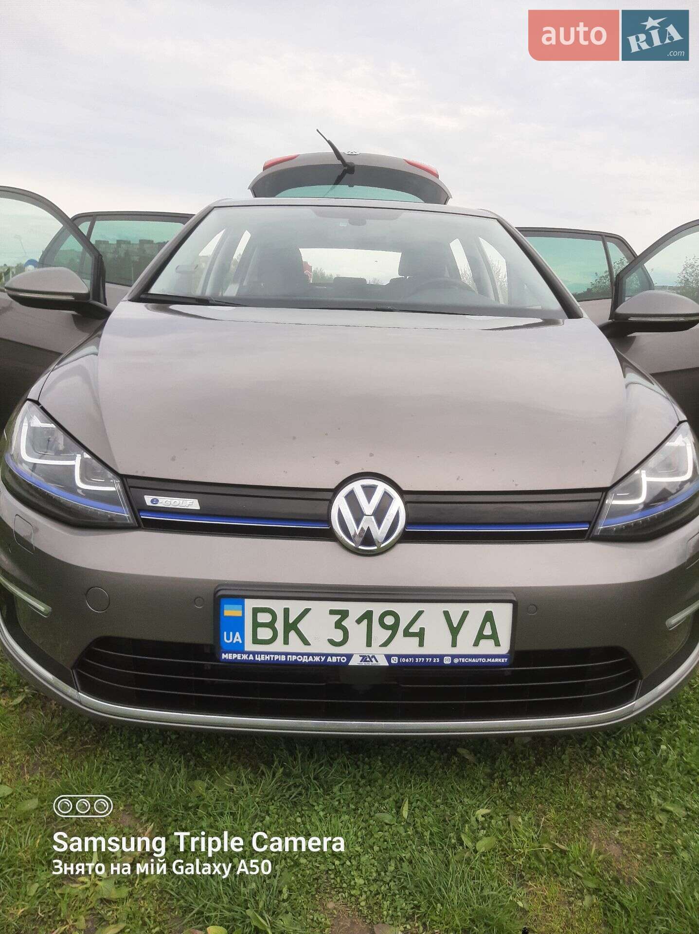 VOLKSWAGEN E-GOLF 2016