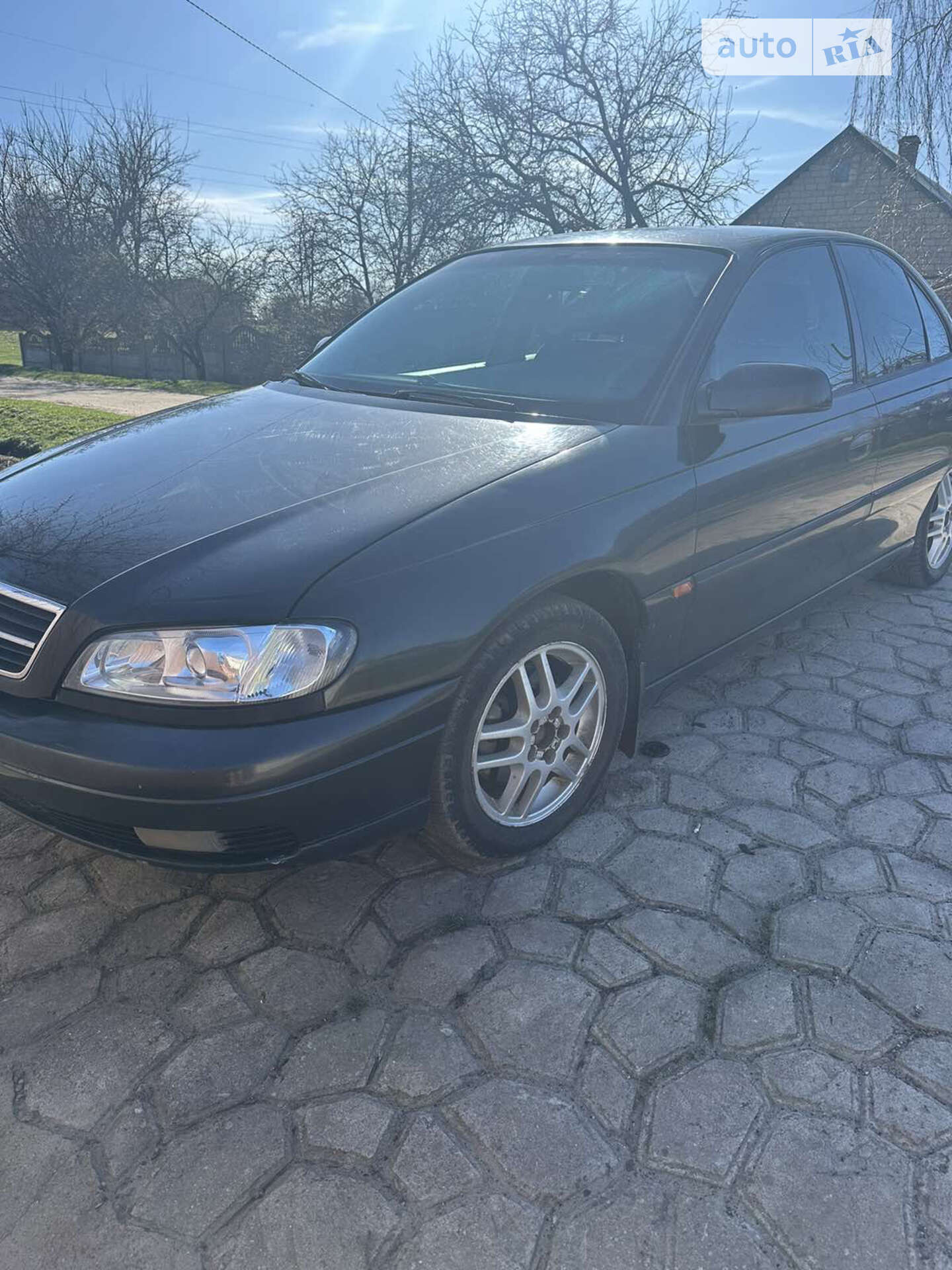 Opel Omega 2000
