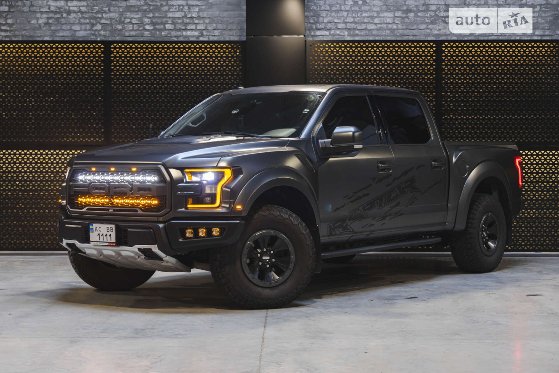 Головне фото звіту автомобіля FORD F 150 2019