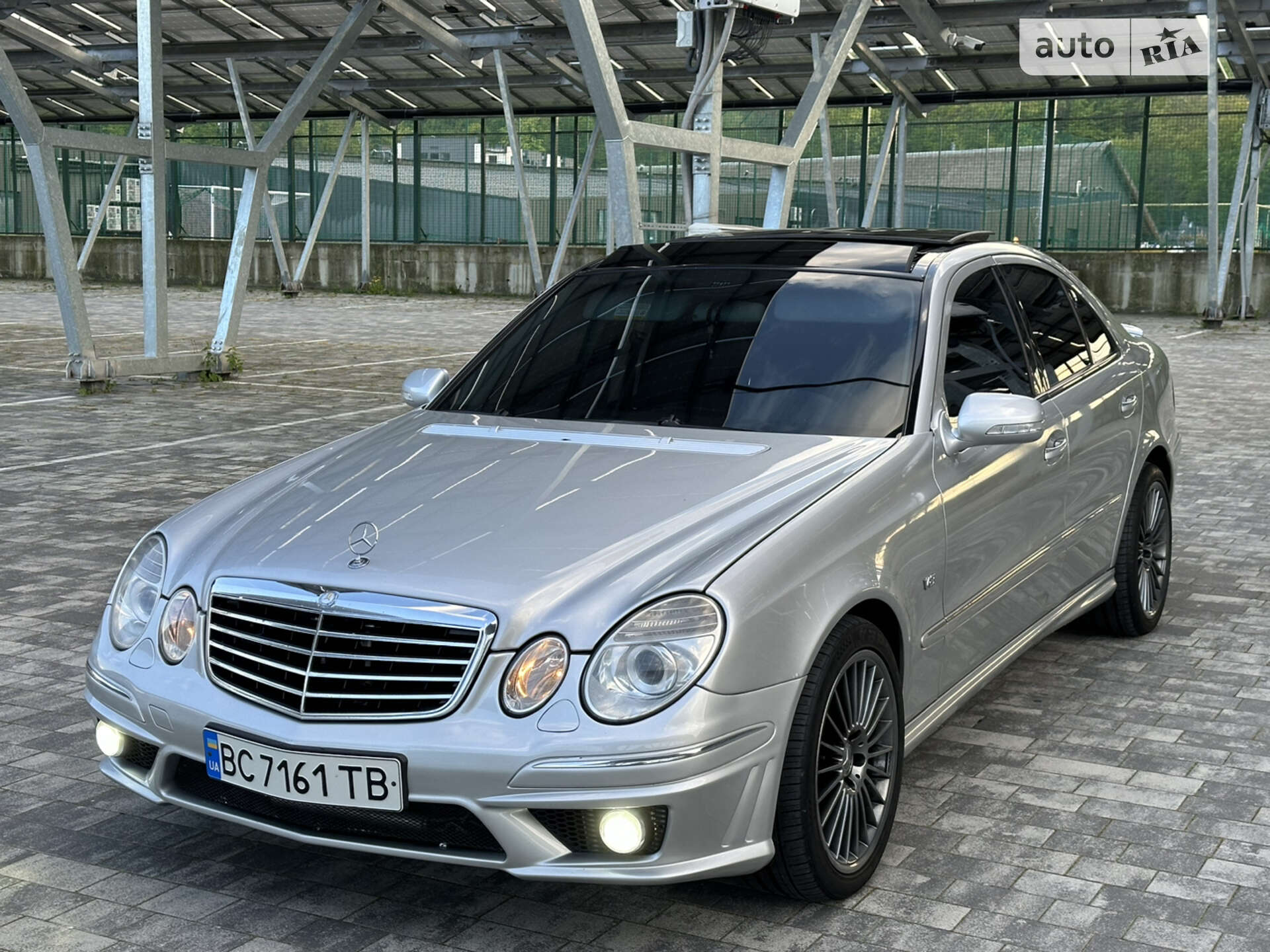 MERCEDES-BENZ E 500 2004