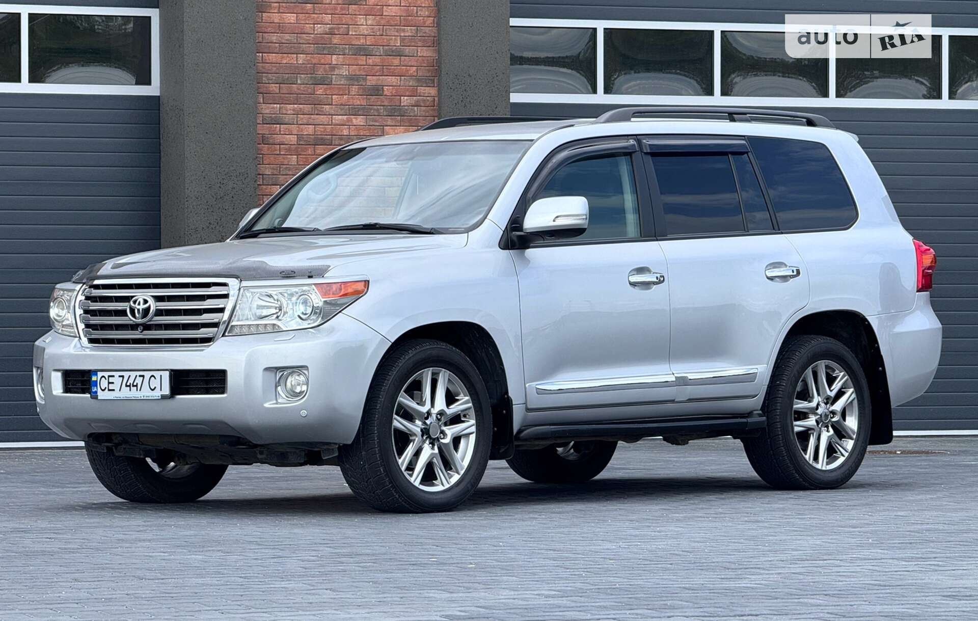TOYOTA LAND CRUISER 200 2012
