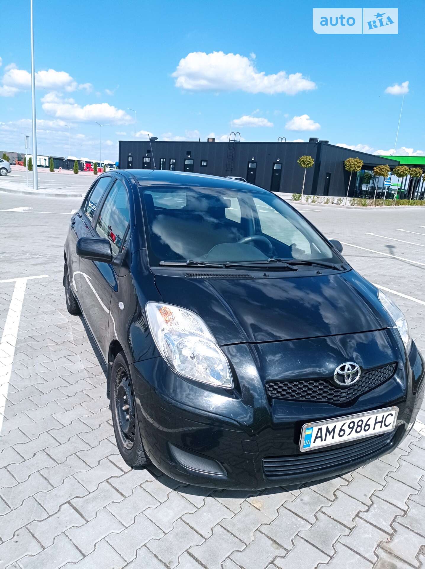 TOYOTA YARIS 2011