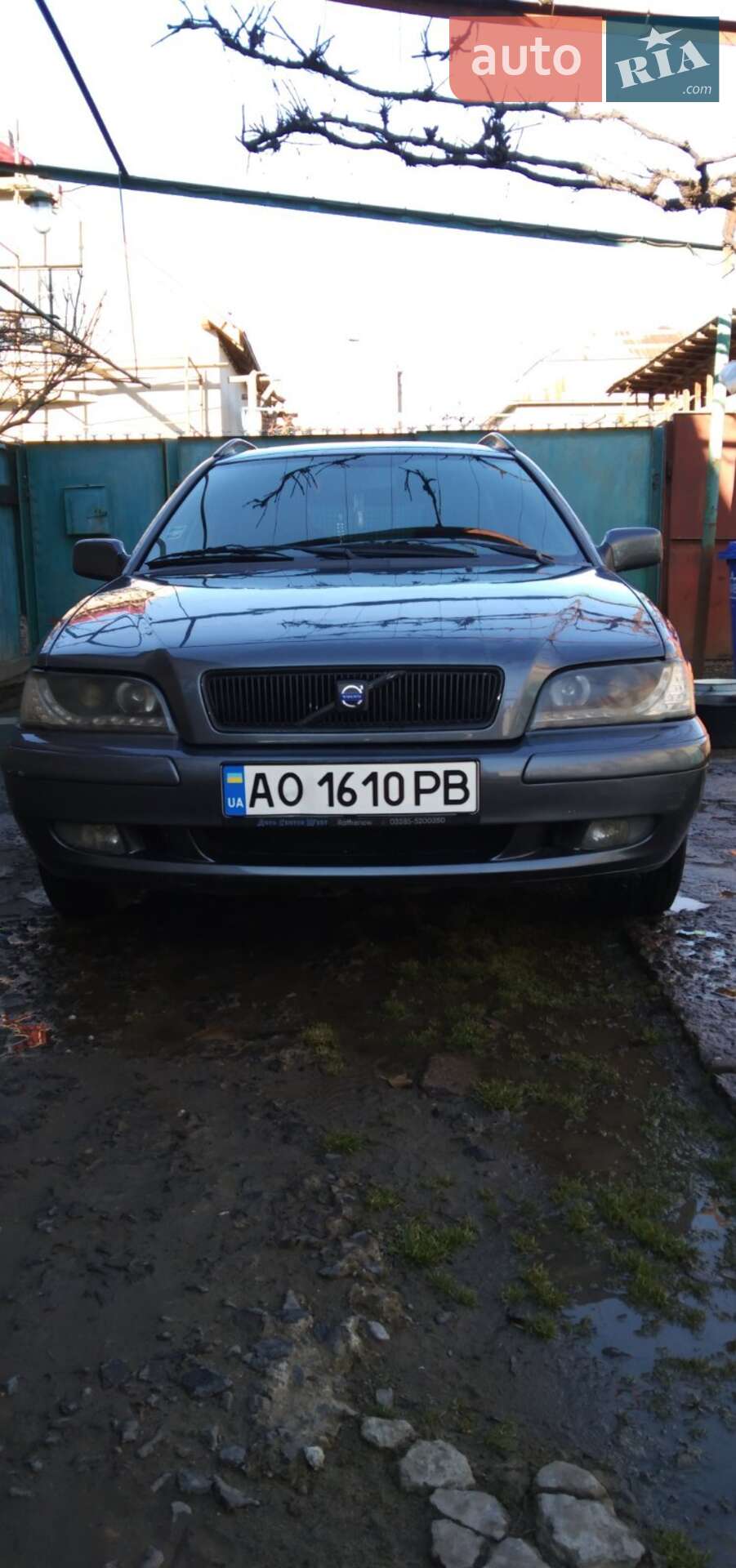 VOLVO V40 2001