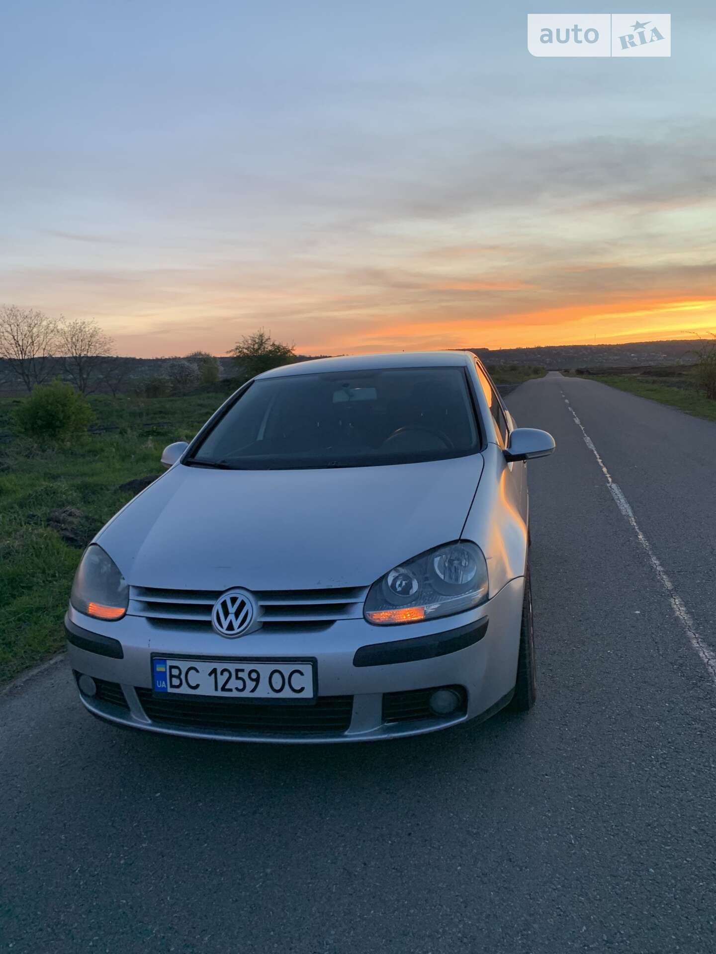 VOLKSWAGEN GOLF 2004
