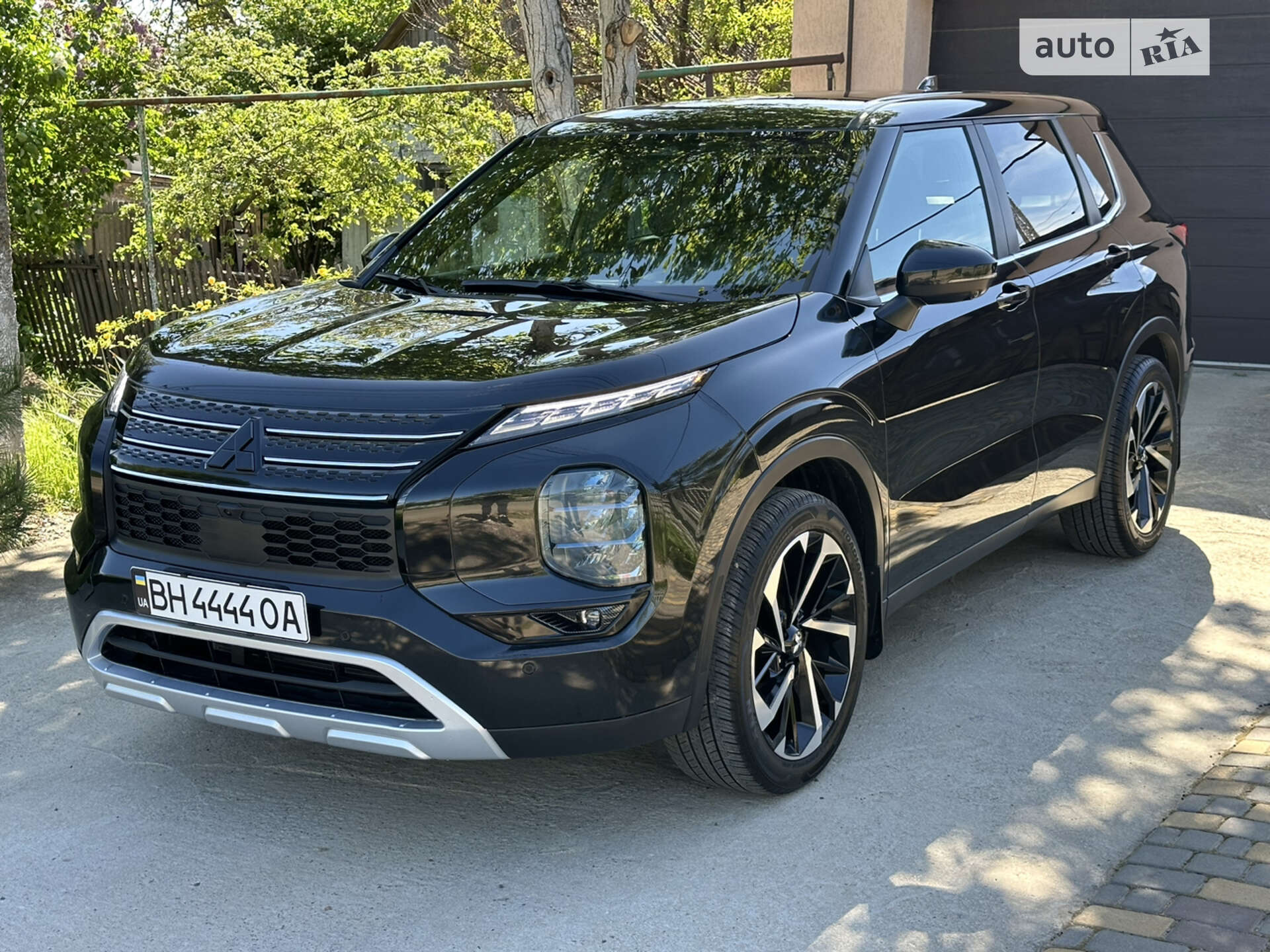 MITSUBISHI OUTLANDER 2023