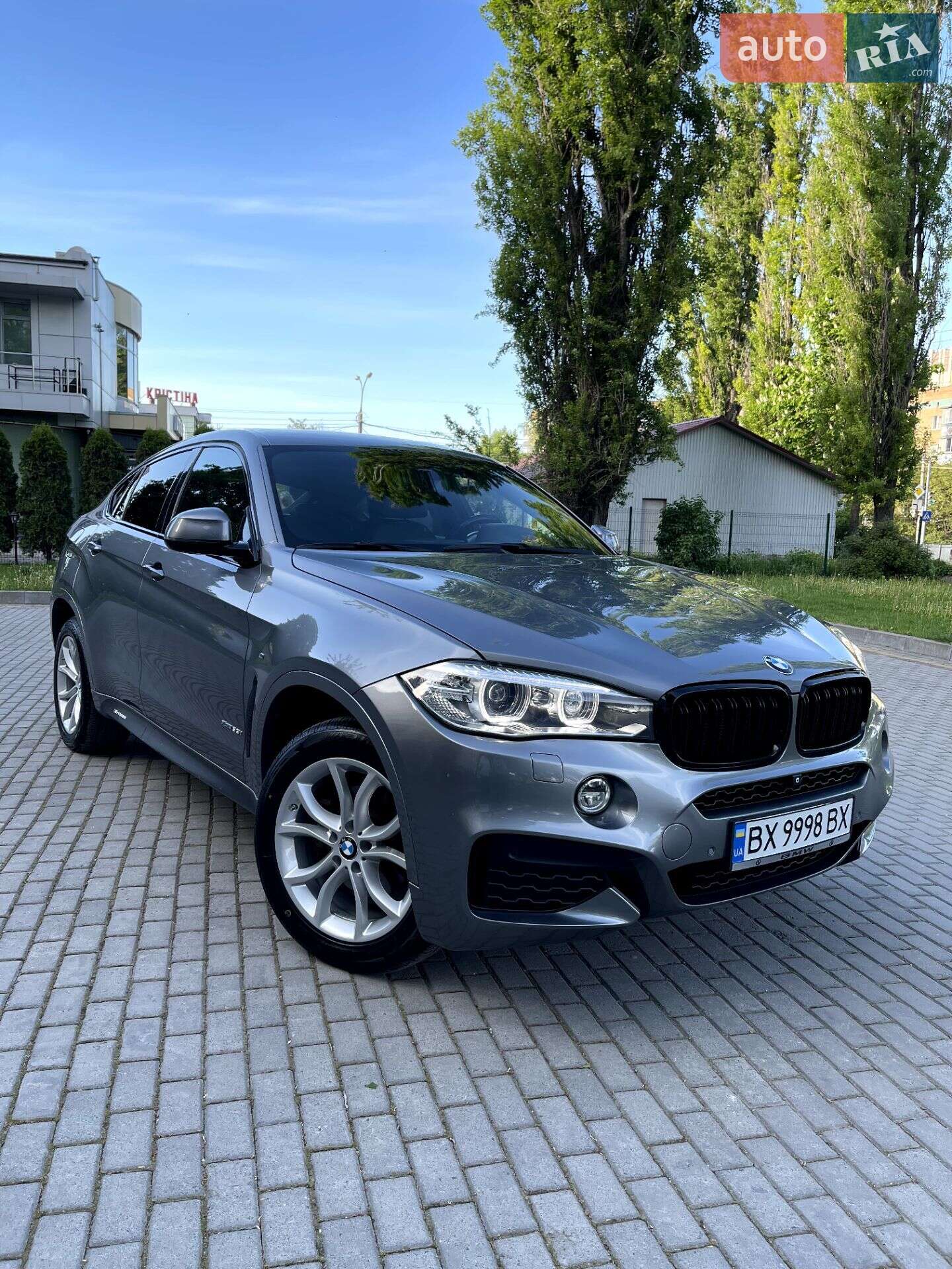 Головне фото звіту автомобіля BMW X6 2015