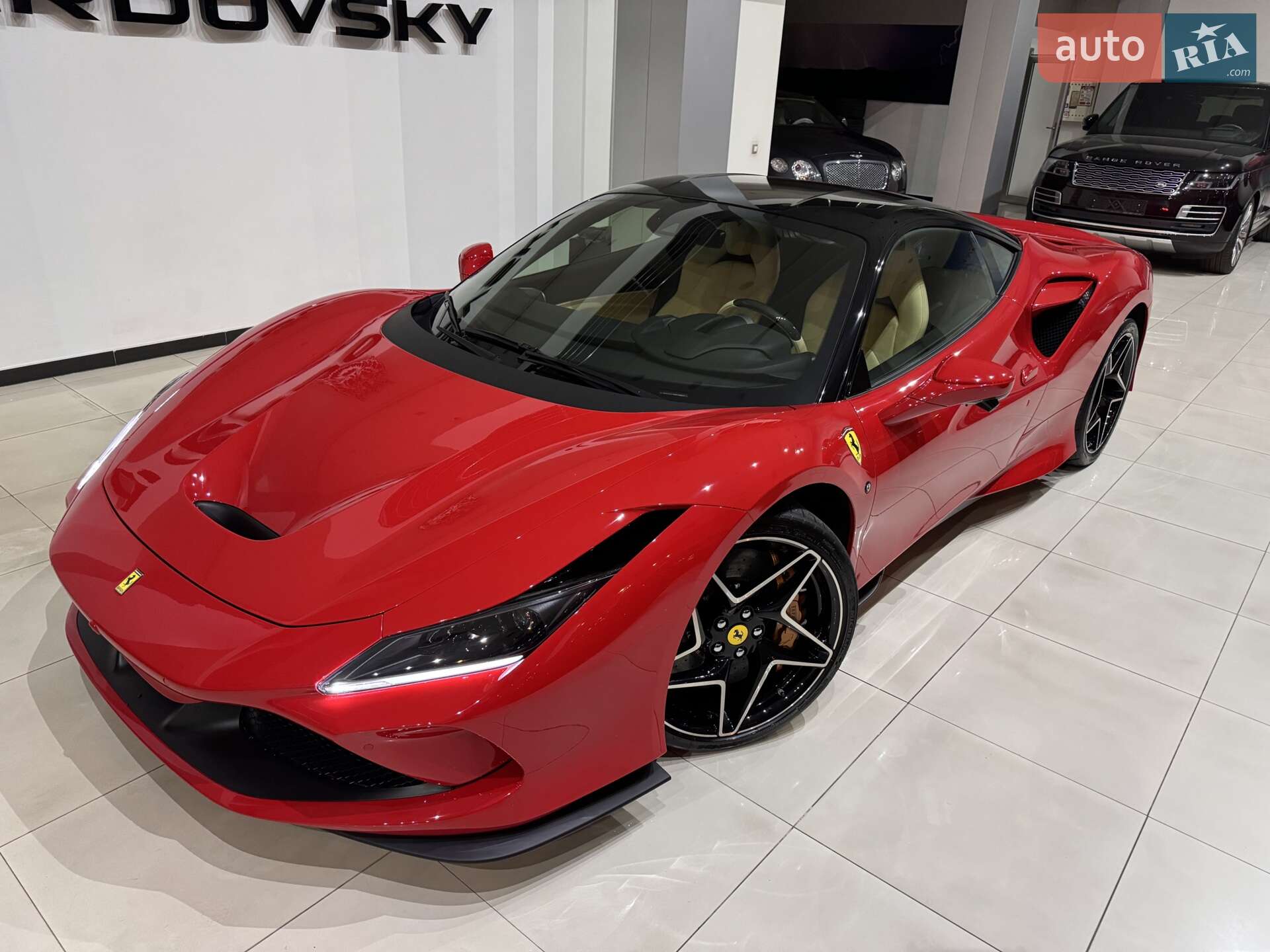 FERRARI F8 TRIBUTO