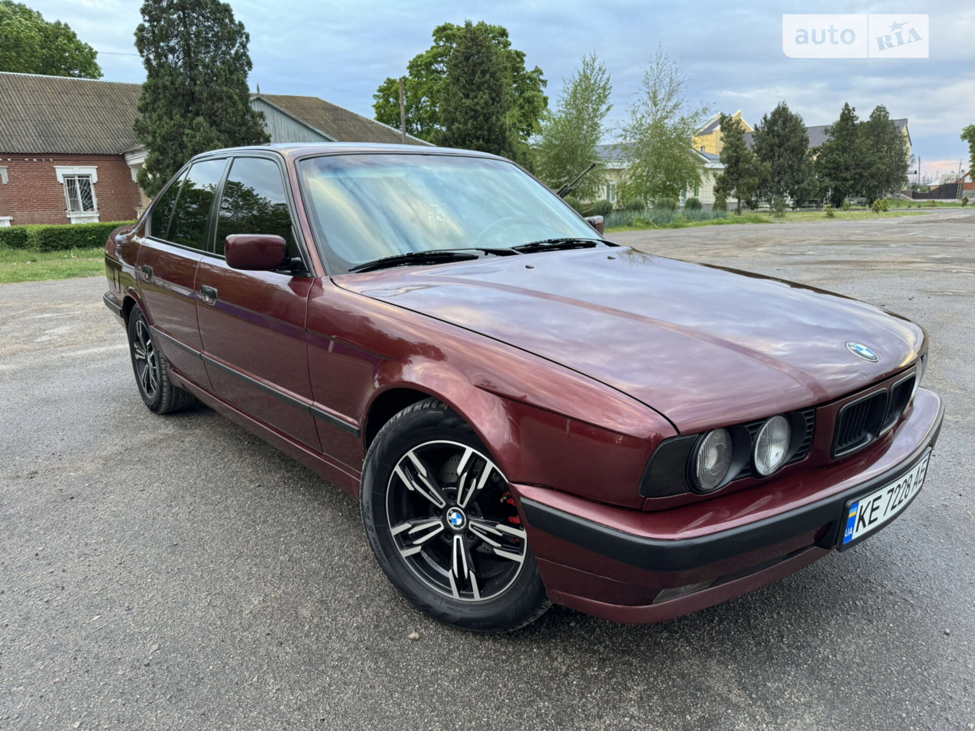 Головне фото звіту автомобіля BMW 520 1989