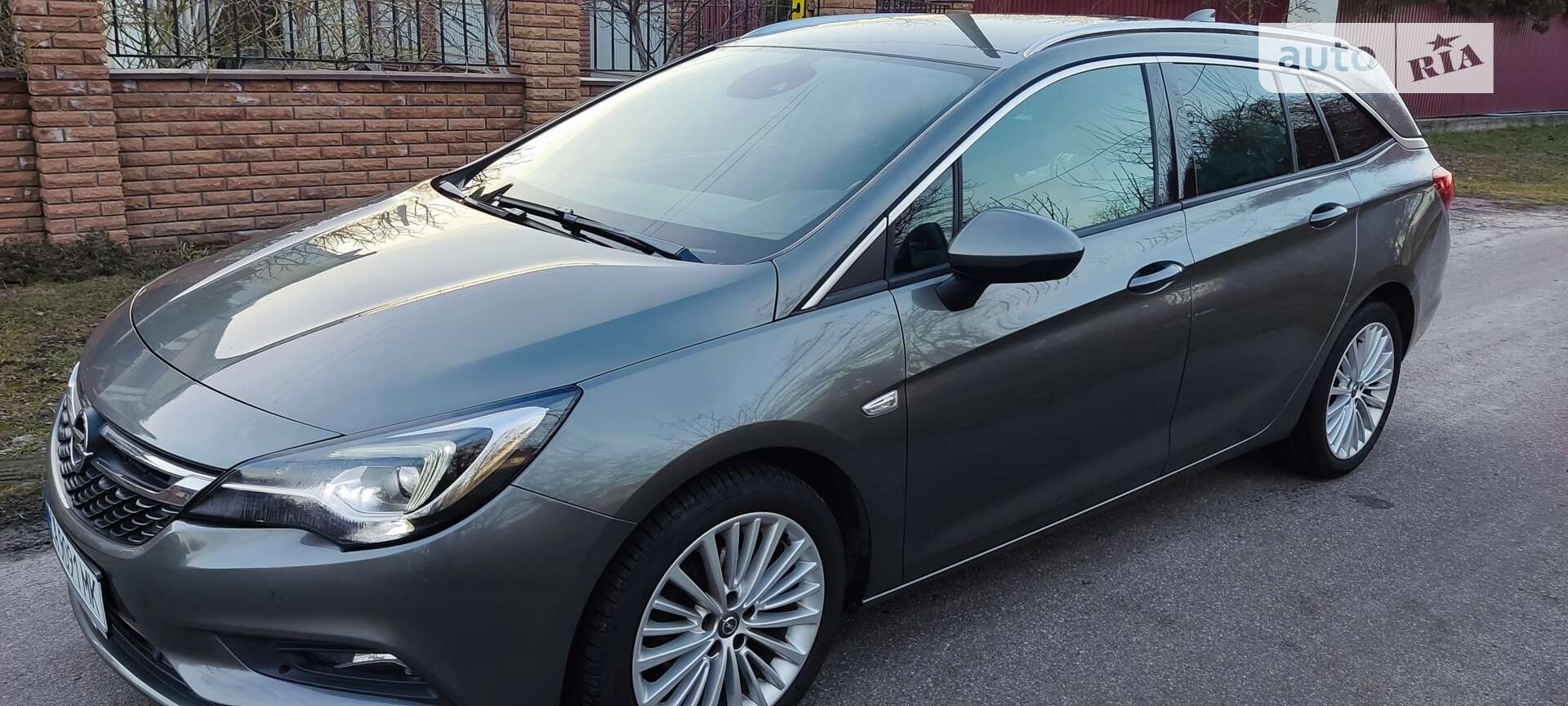 Головне фото звіту автомобіля OPEL ASTRA SPORTS TOURER 2017