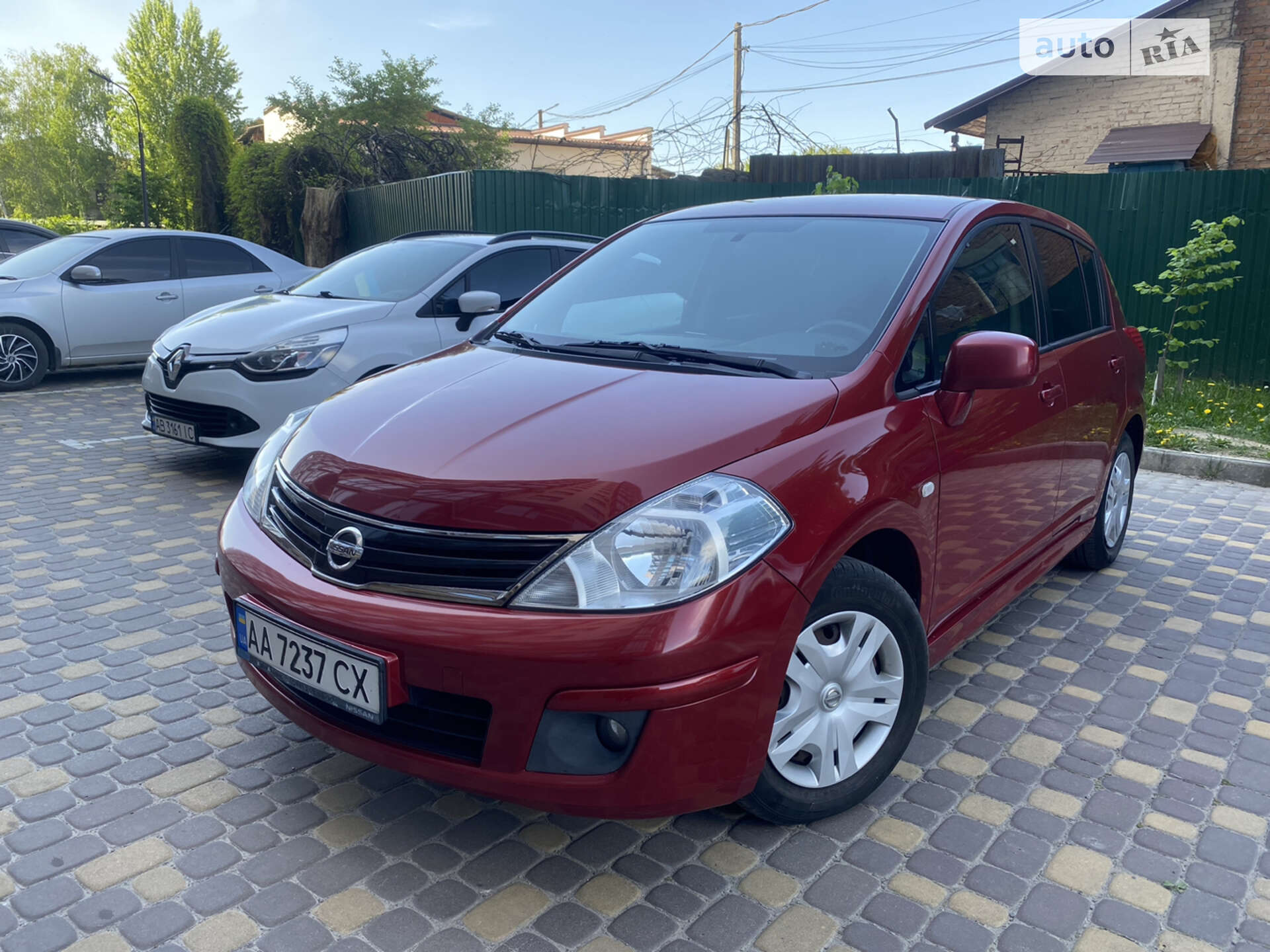 NISSAN TIIDA 2012