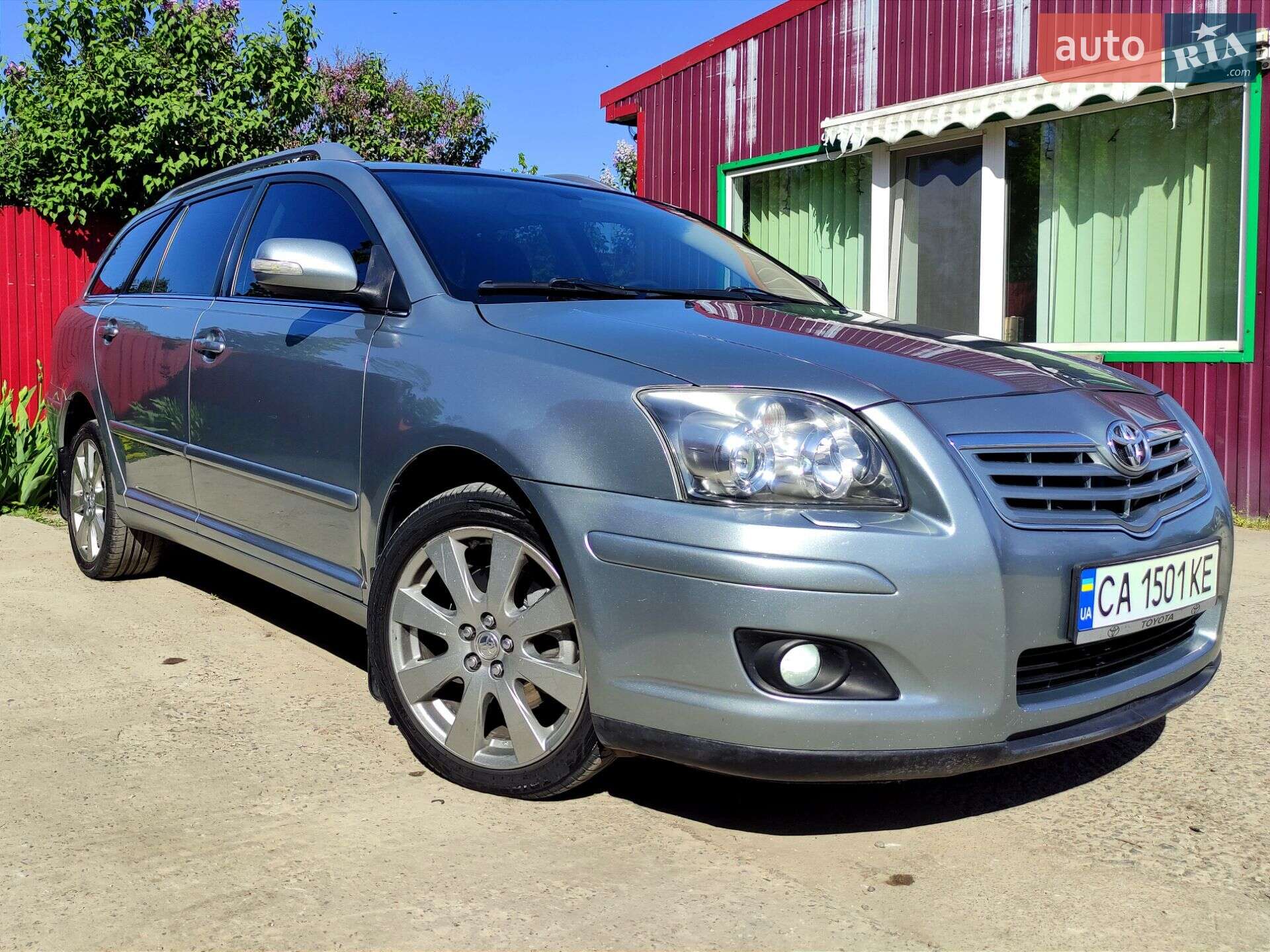 TOYOTA AVENSIS