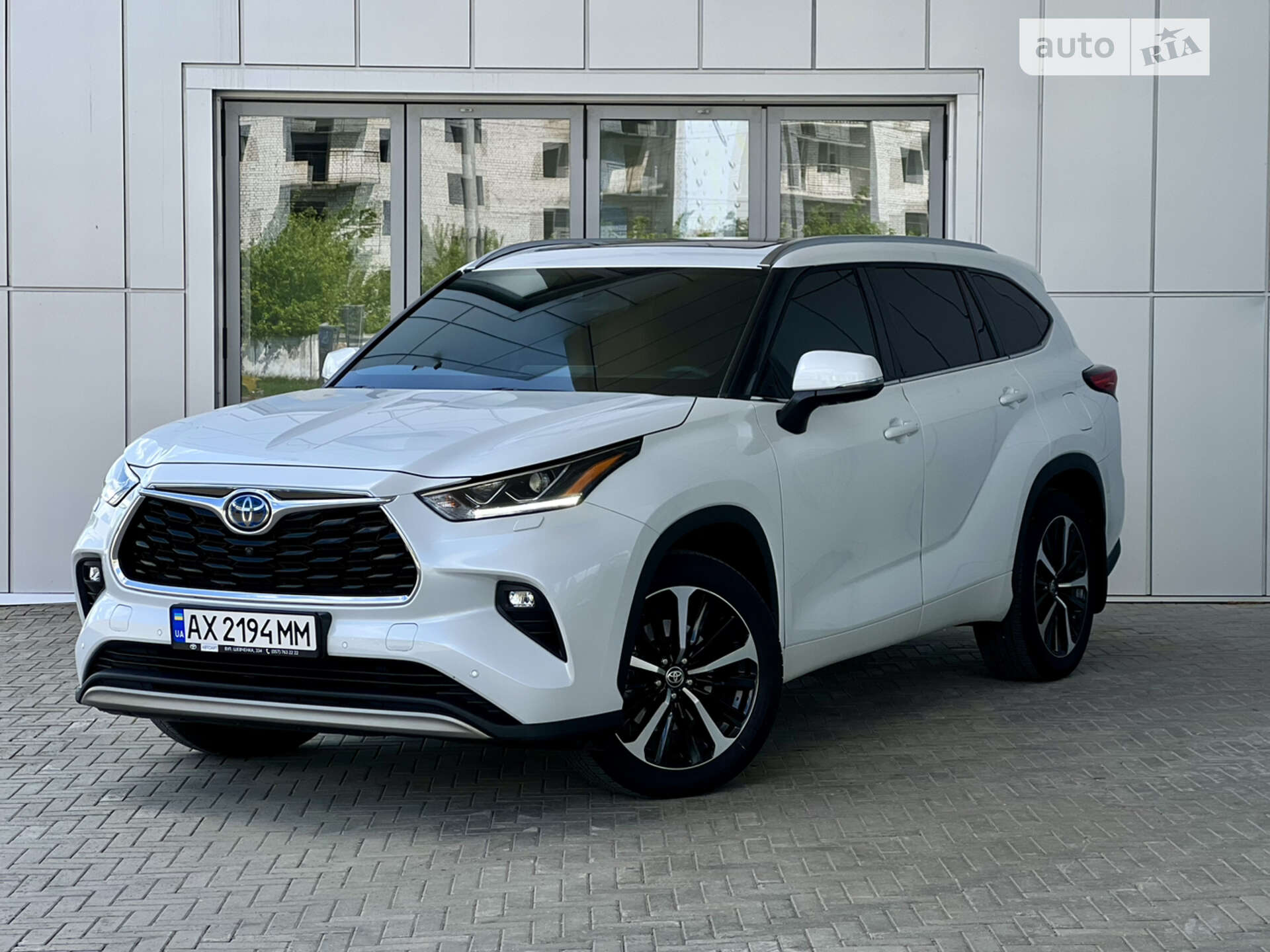 Головне фото звіту автомобіля TOYOTA HIGHLANDER HYBRID 2021