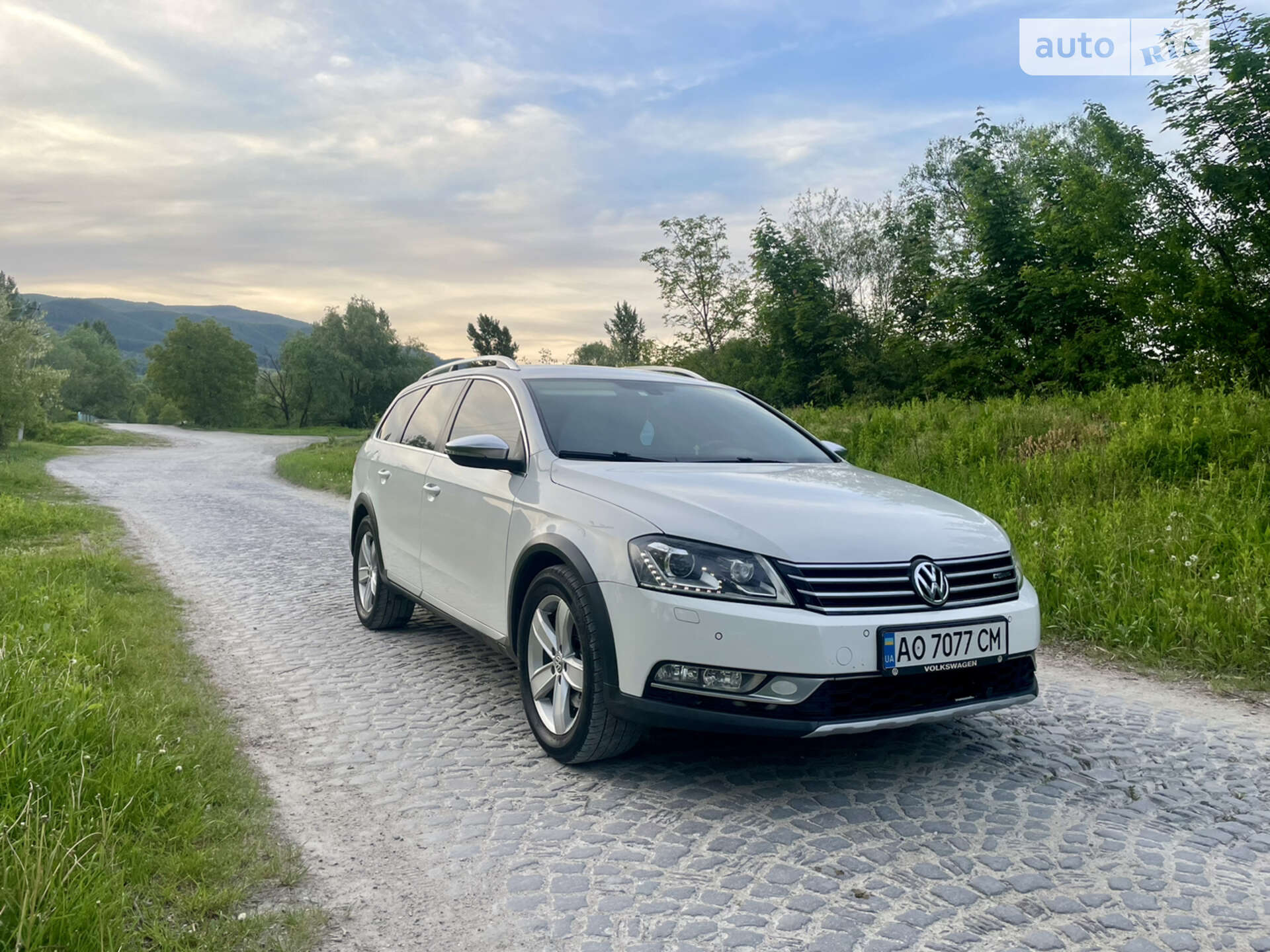 VOLKSWAGEN PASSAT 2014