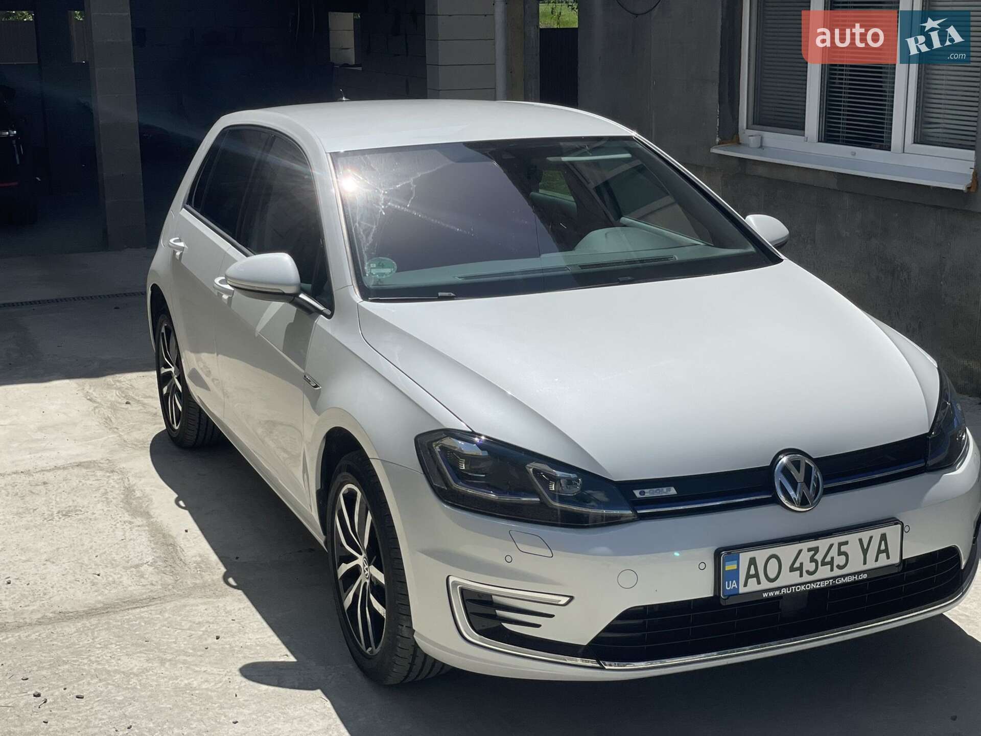 VOLKSWAGEN E-GOLF 2019