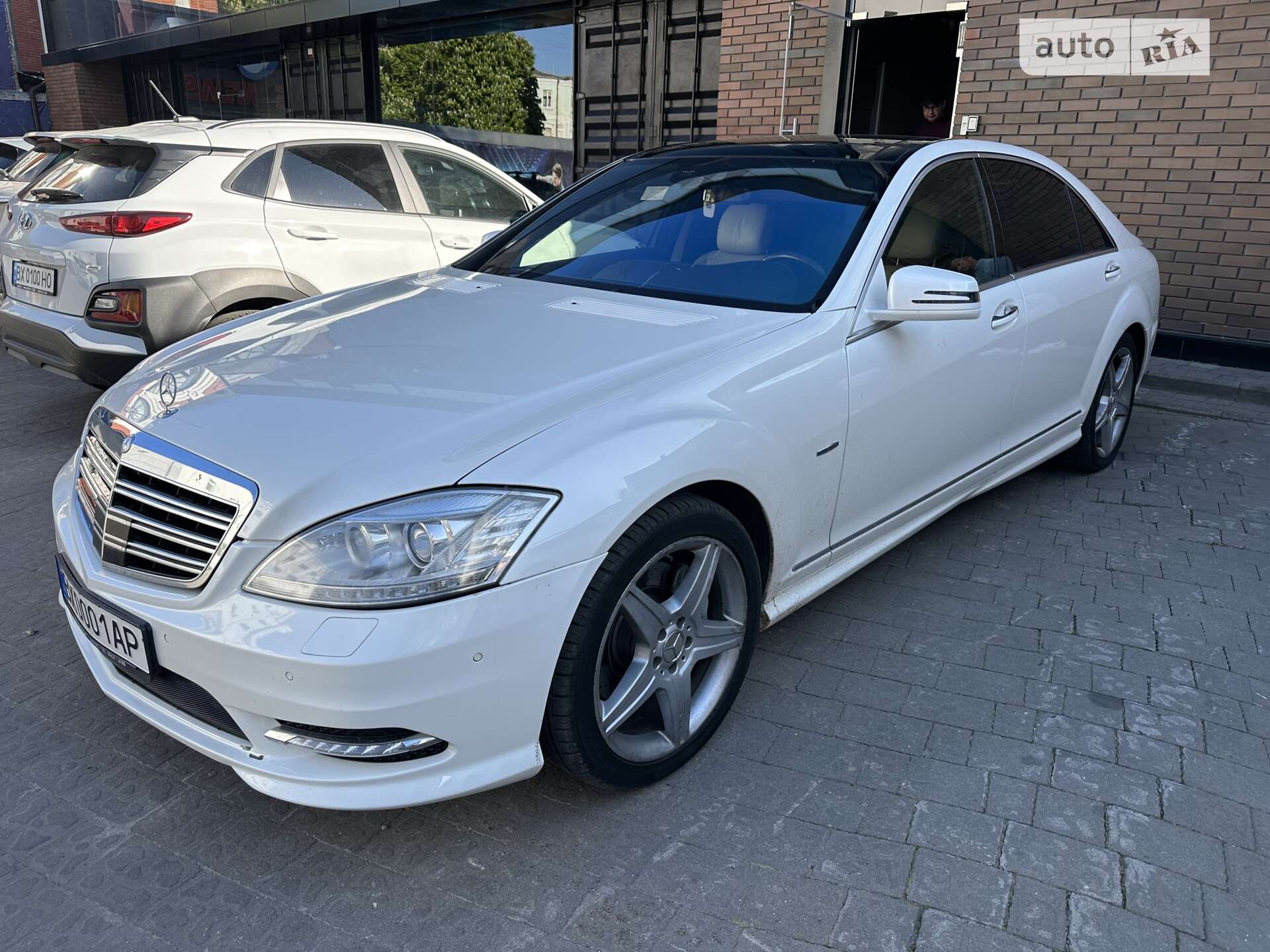 Mercedes-Benz S-Class 2011