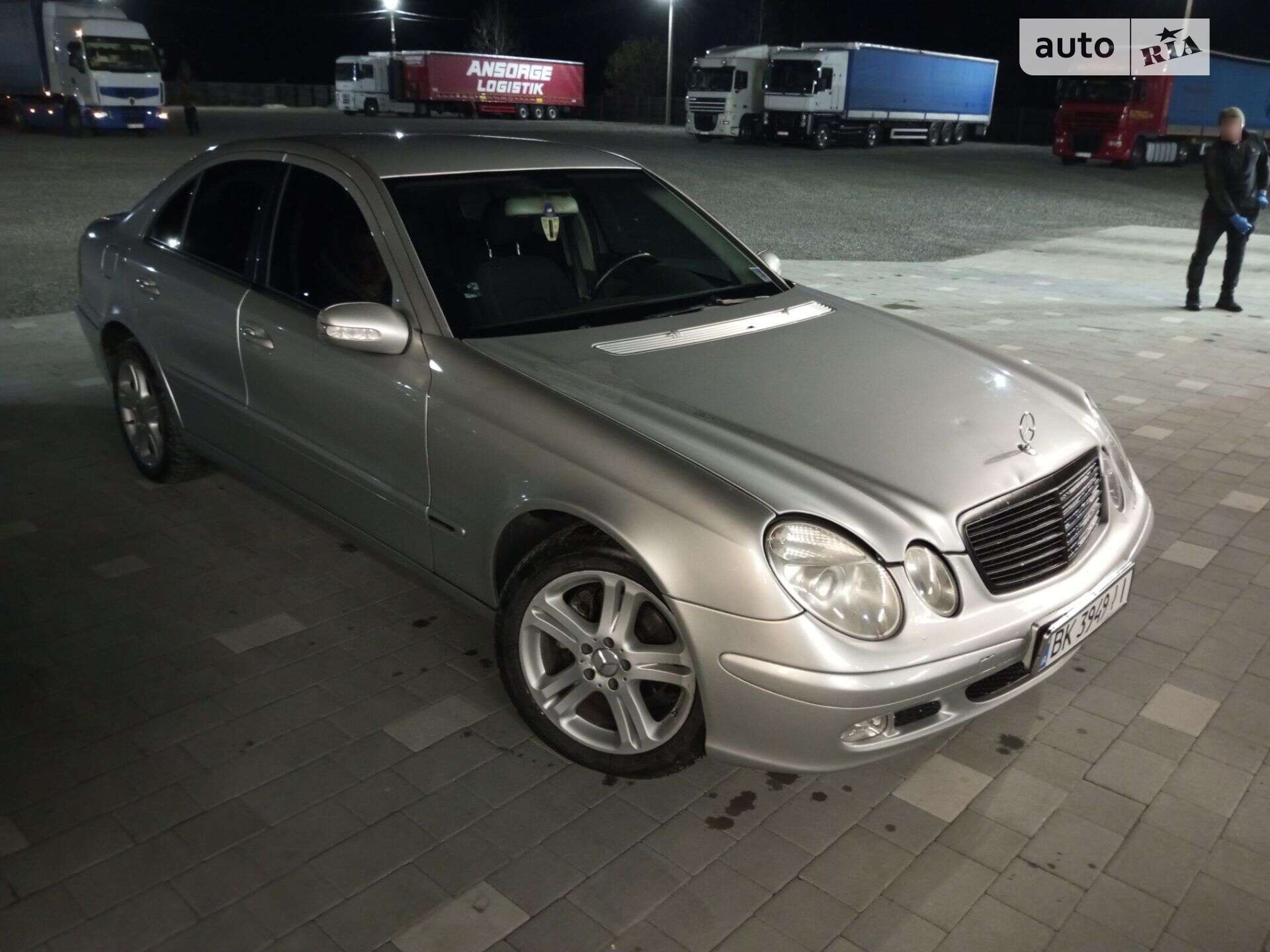MERCEDES-BENZ E 220 2002