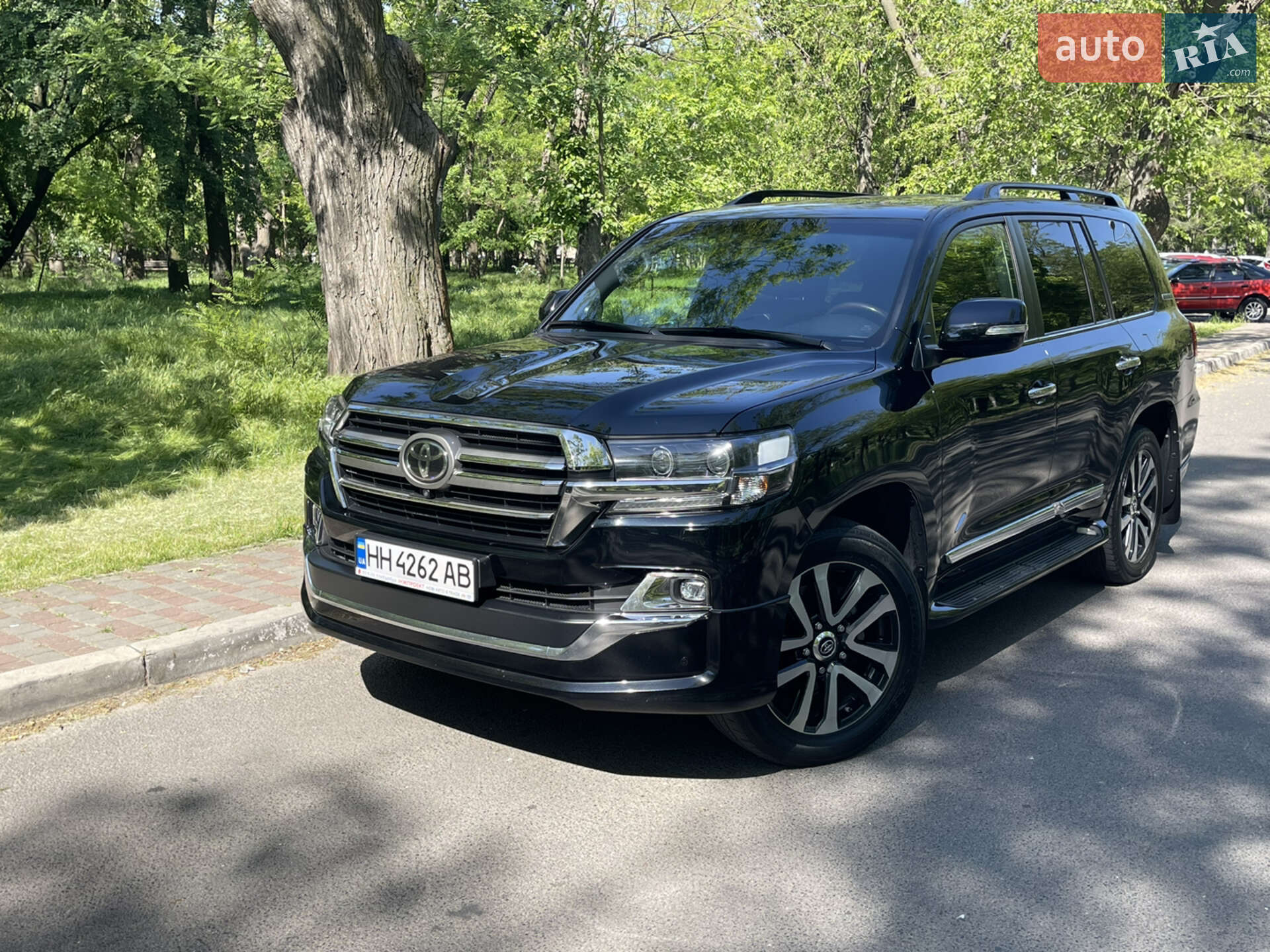 TOYOTA LAND CRUISER 200