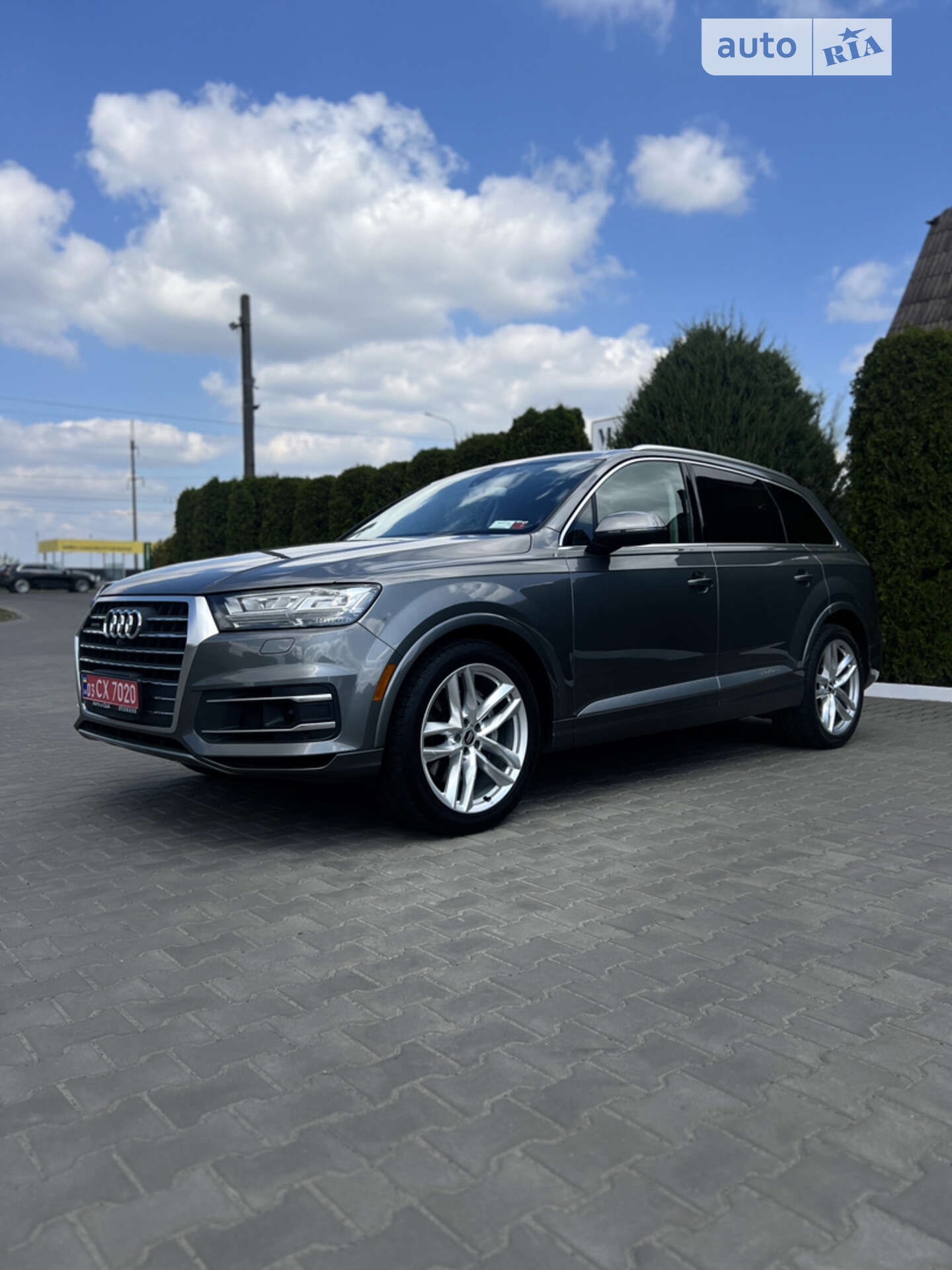 Головне фото звіту автомобіля AUDI Q7 2015